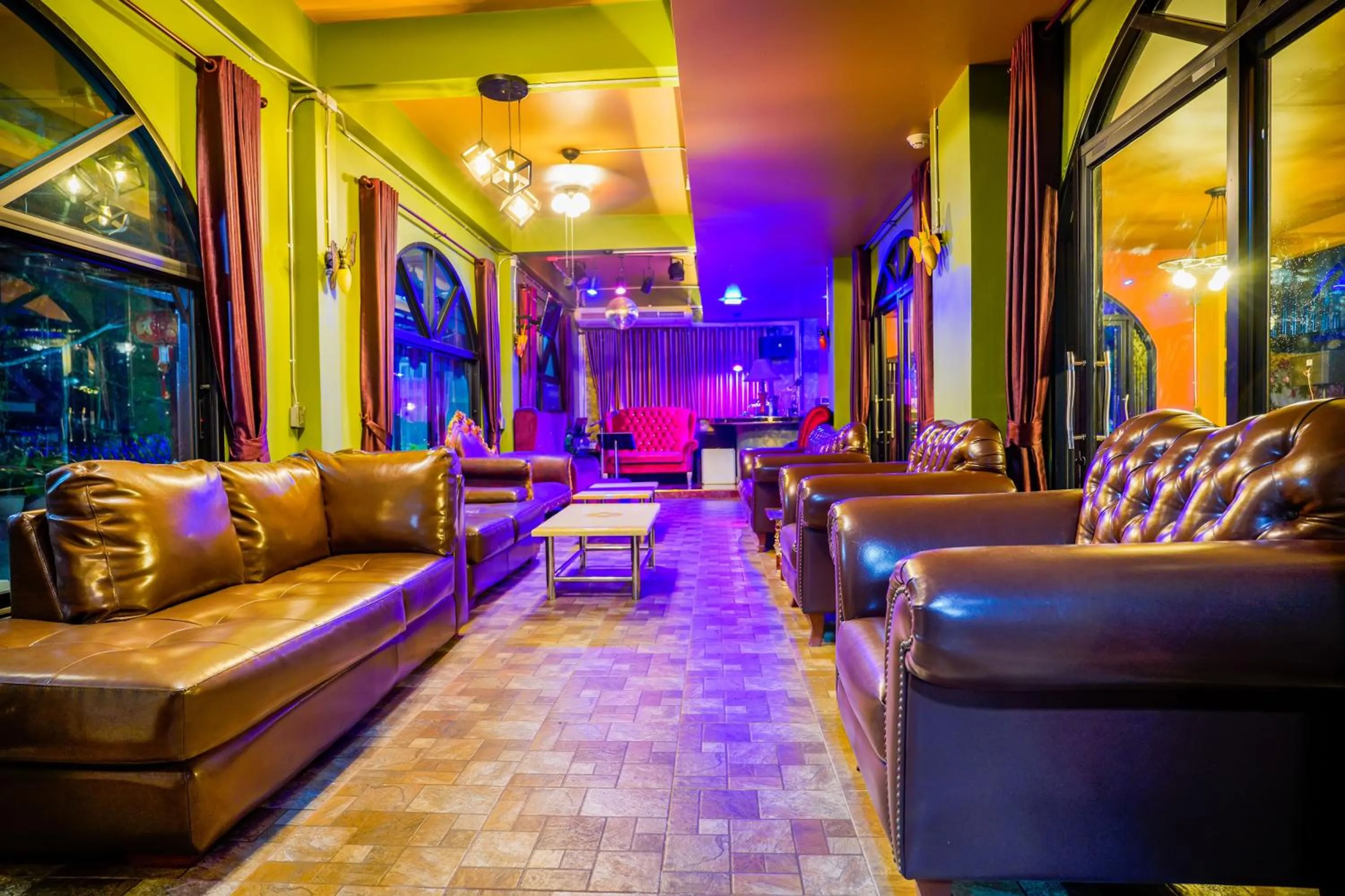 Seating area in Happy Garden Resort Betong