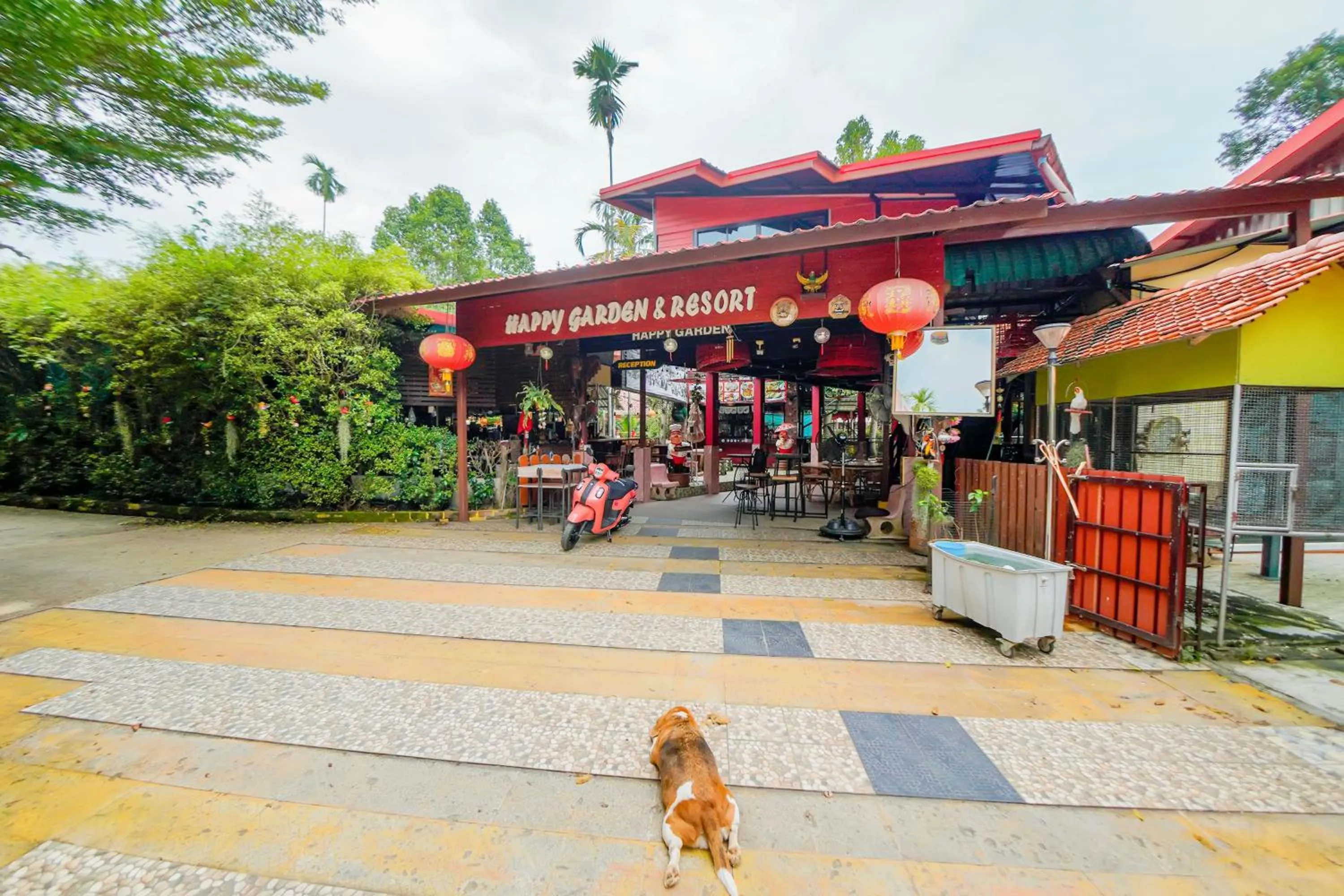 Property building in Happy Garden Resort Betong