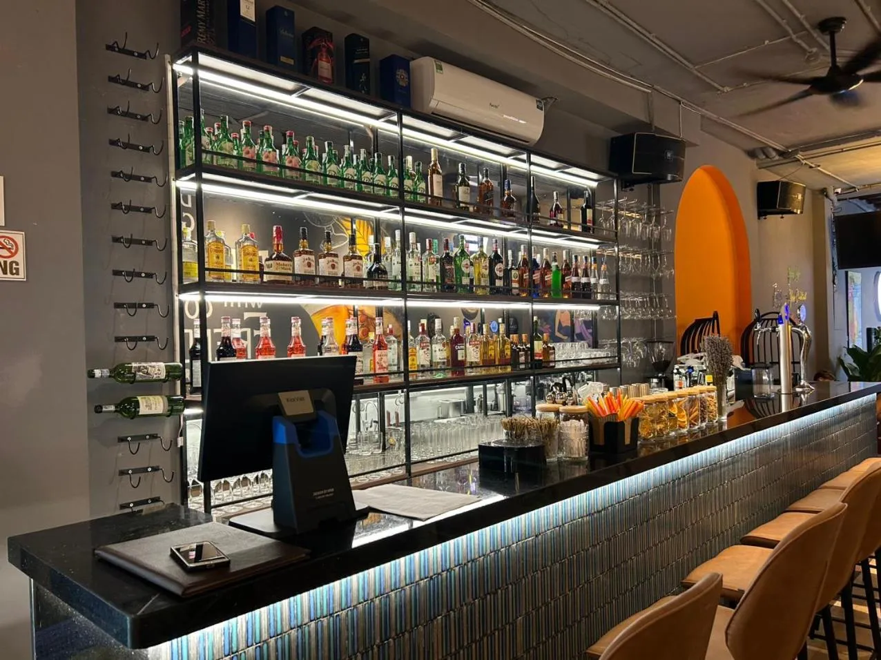 Nightclub / DJ in Awesome Hanoi Hostel