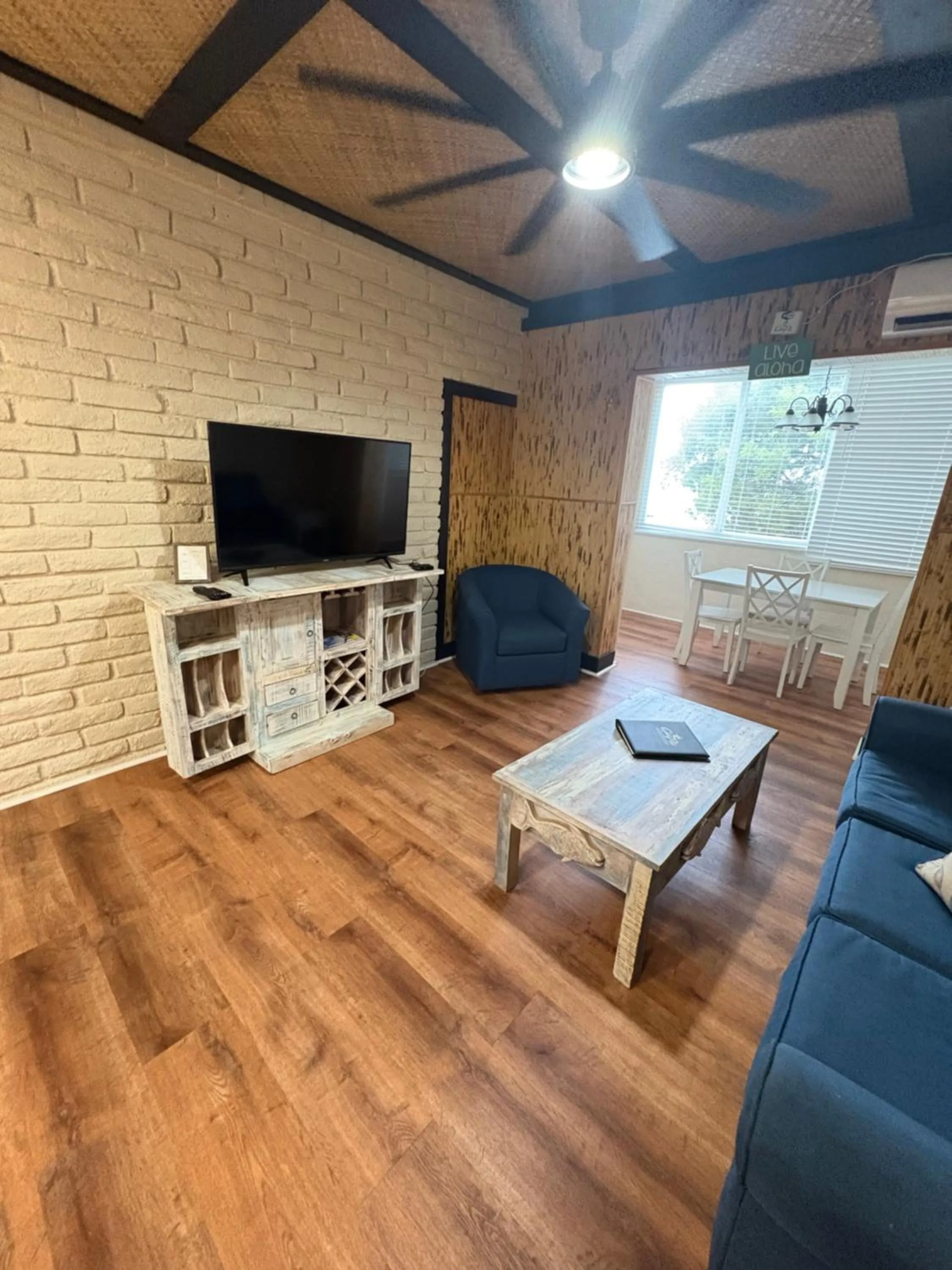 Captain Pip's Marina & Hideaway