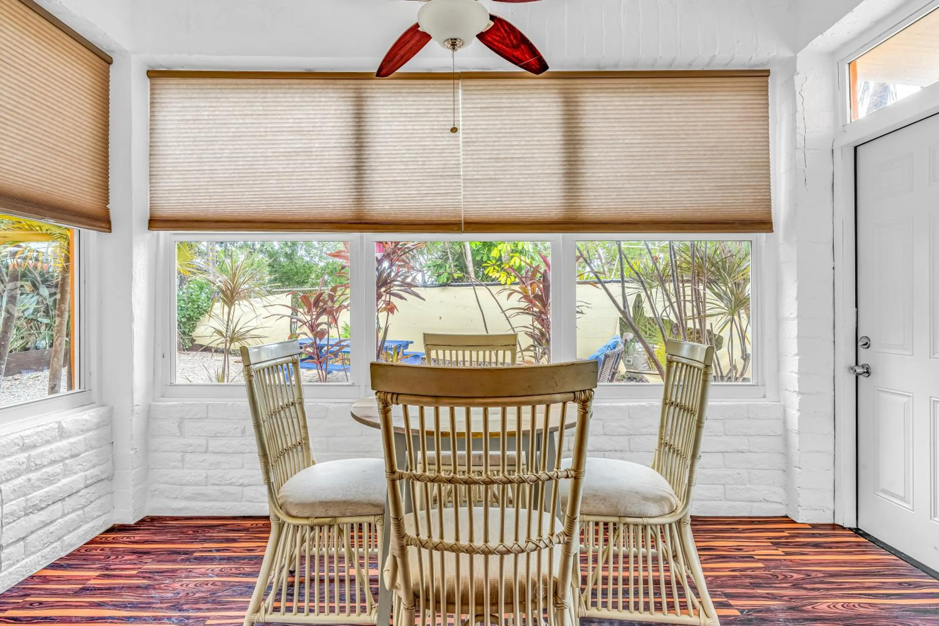 Captain Pip's Marina & Hideaway