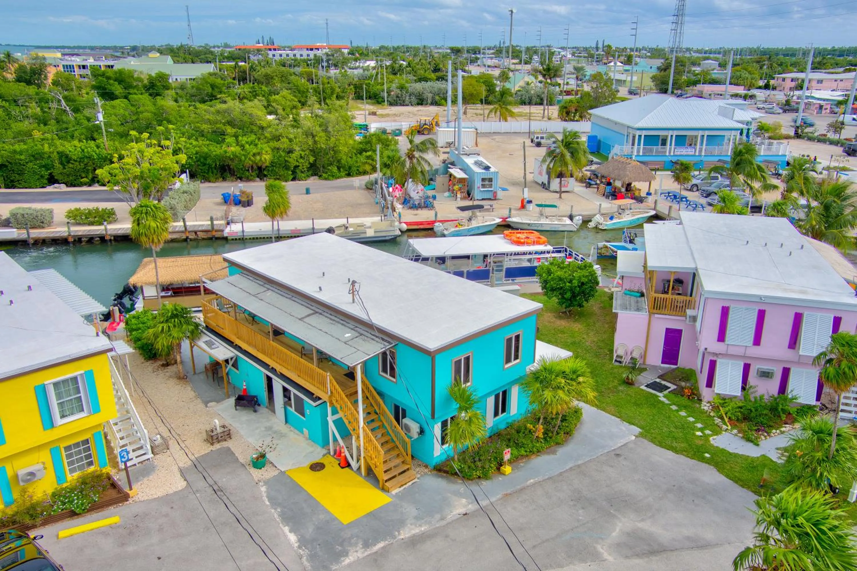 Captain Pip's Marina & Hideaway