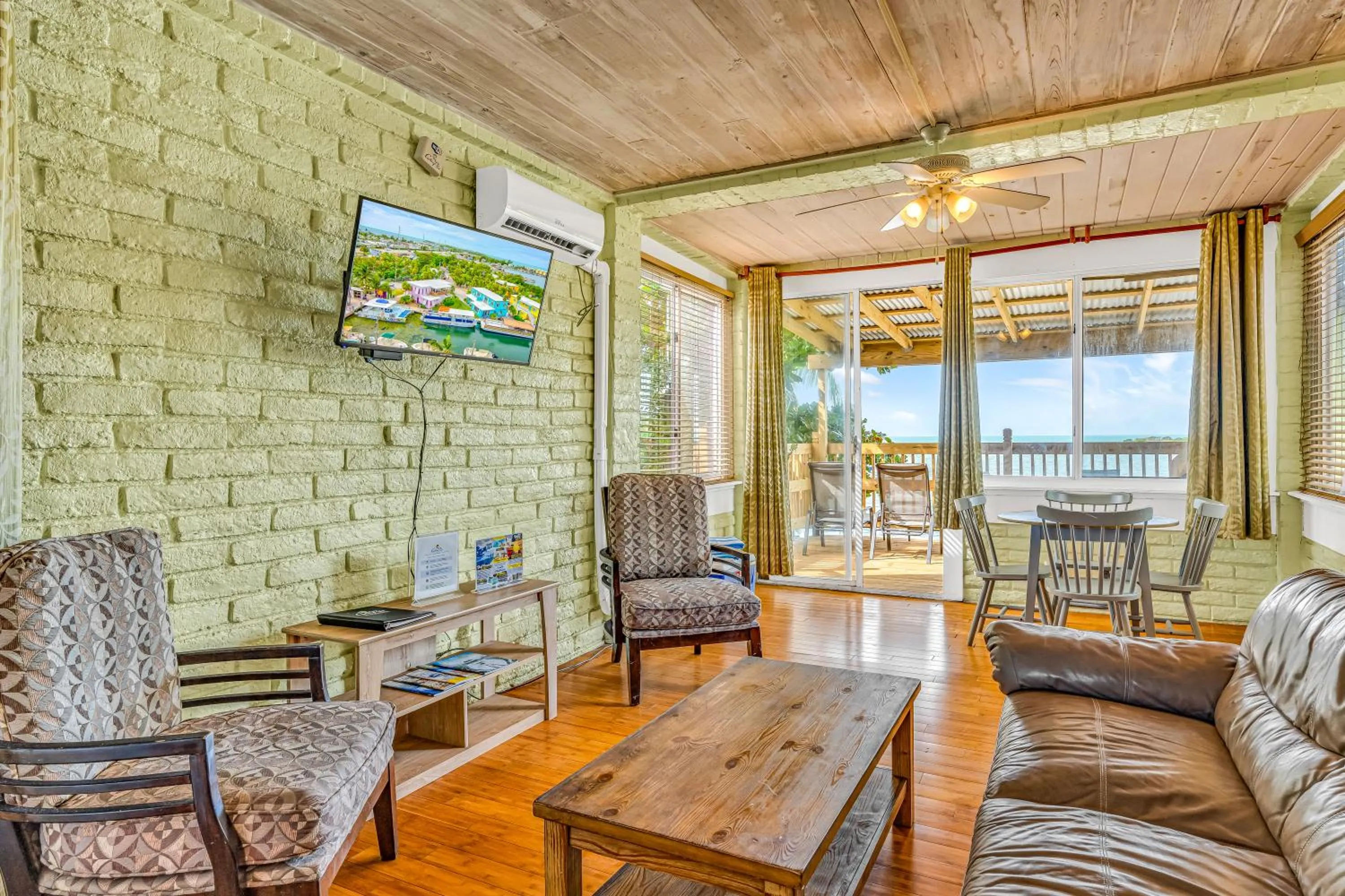 Captain Pip's Marina & Hideaway