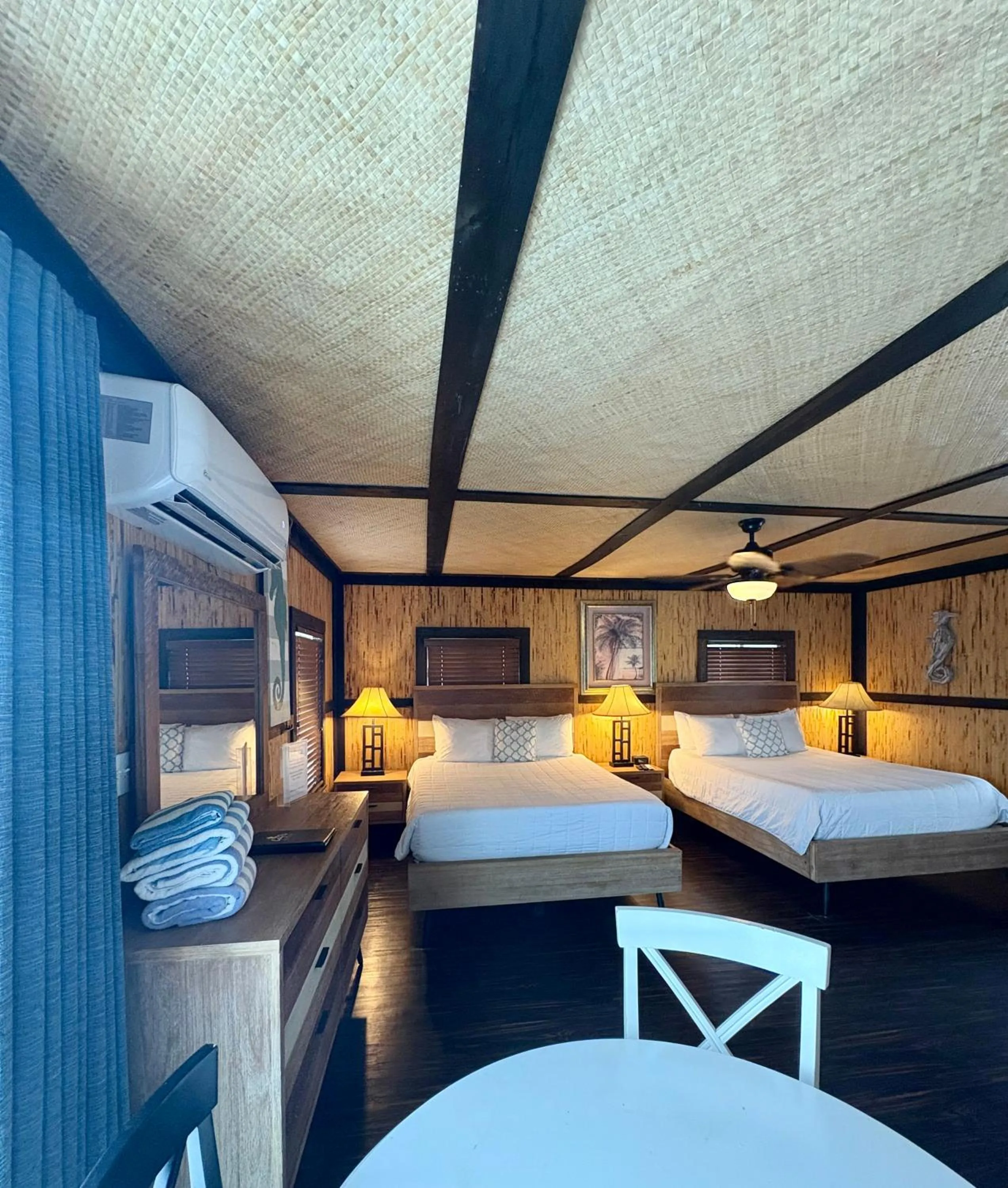 Bed in Captain Pip's Marina & Hideaway