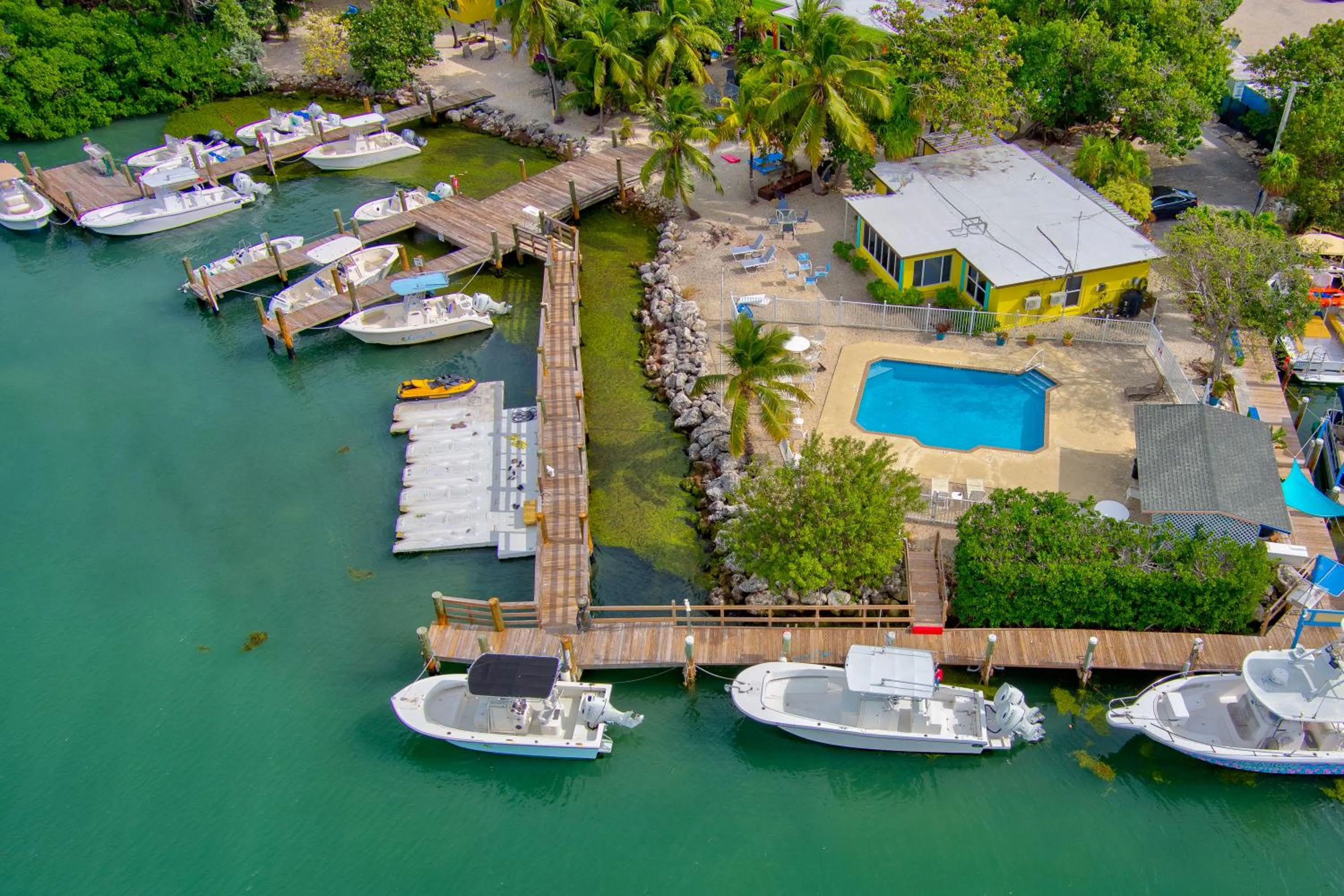 Captain Pip's Marina & Hideaway