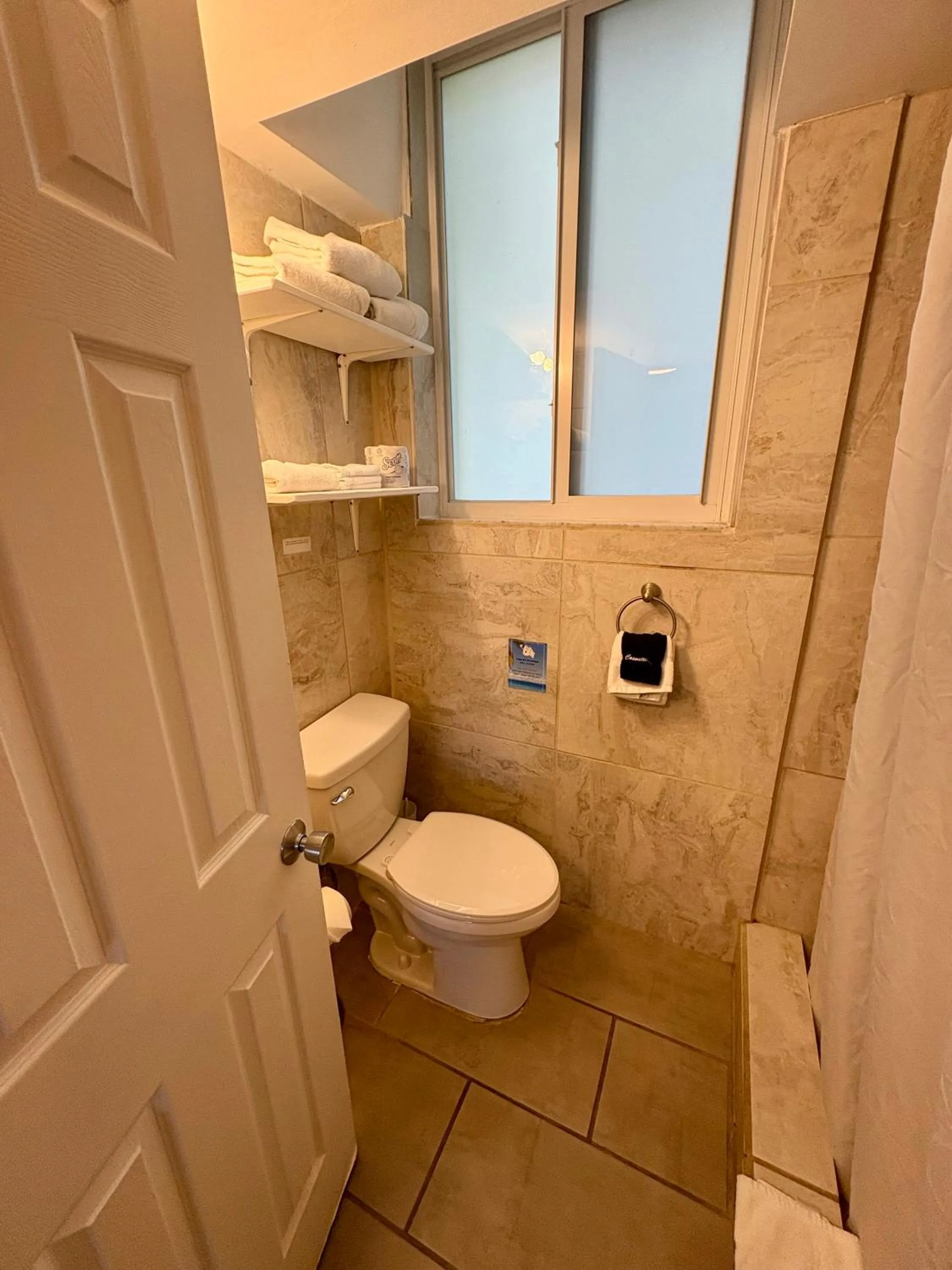 Captain Pip's Marina & Hideaway