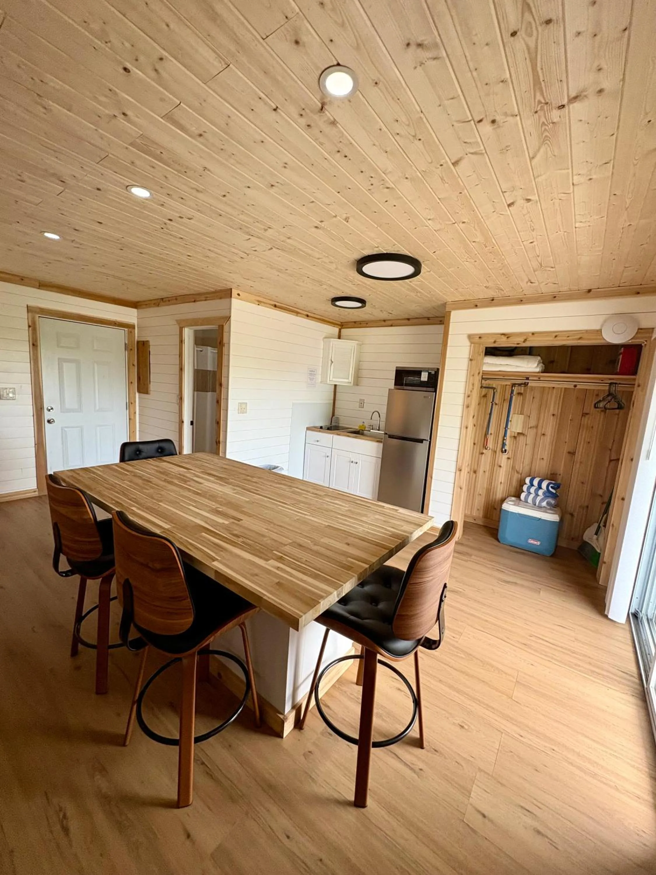 Captain Pip's Marina & Hideaway