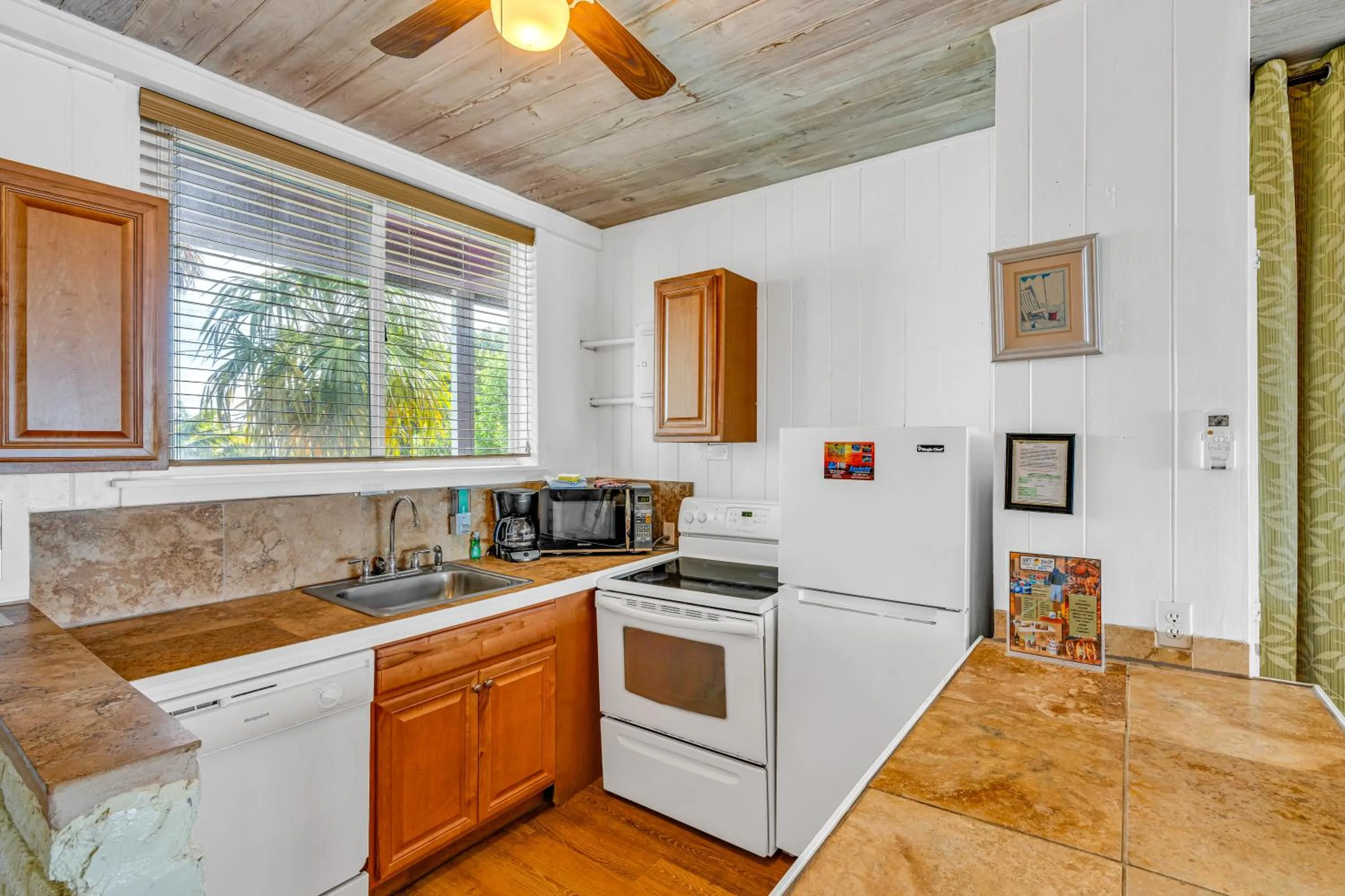 Captain Pip's Marina & Hideaway