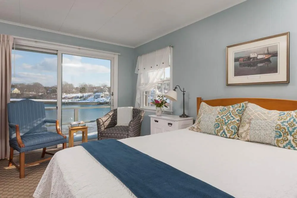 Bedroom, Bed in Dockside Guest Quarters