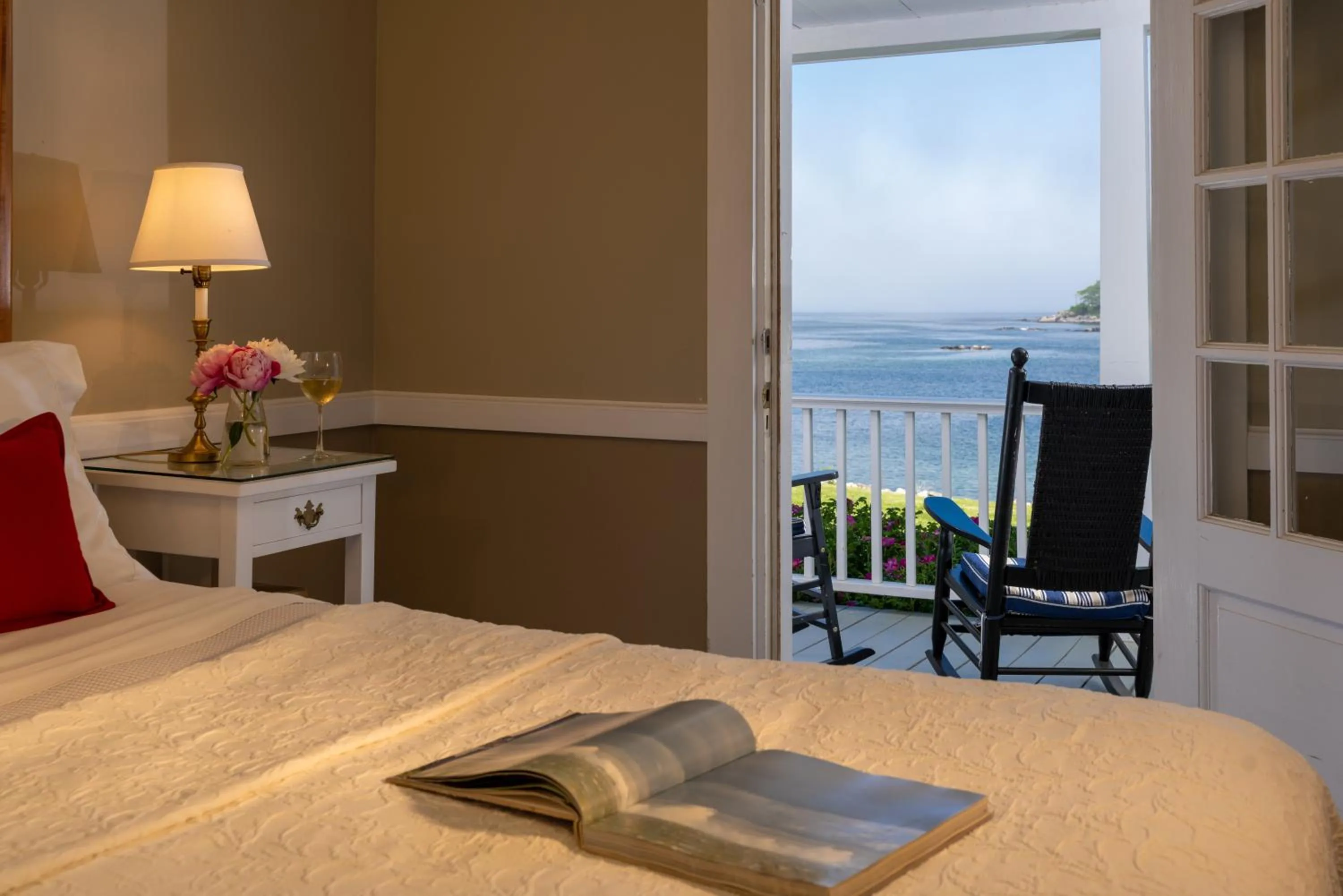 Balcony/Terrace, Bed in Dockside Guest Quarters