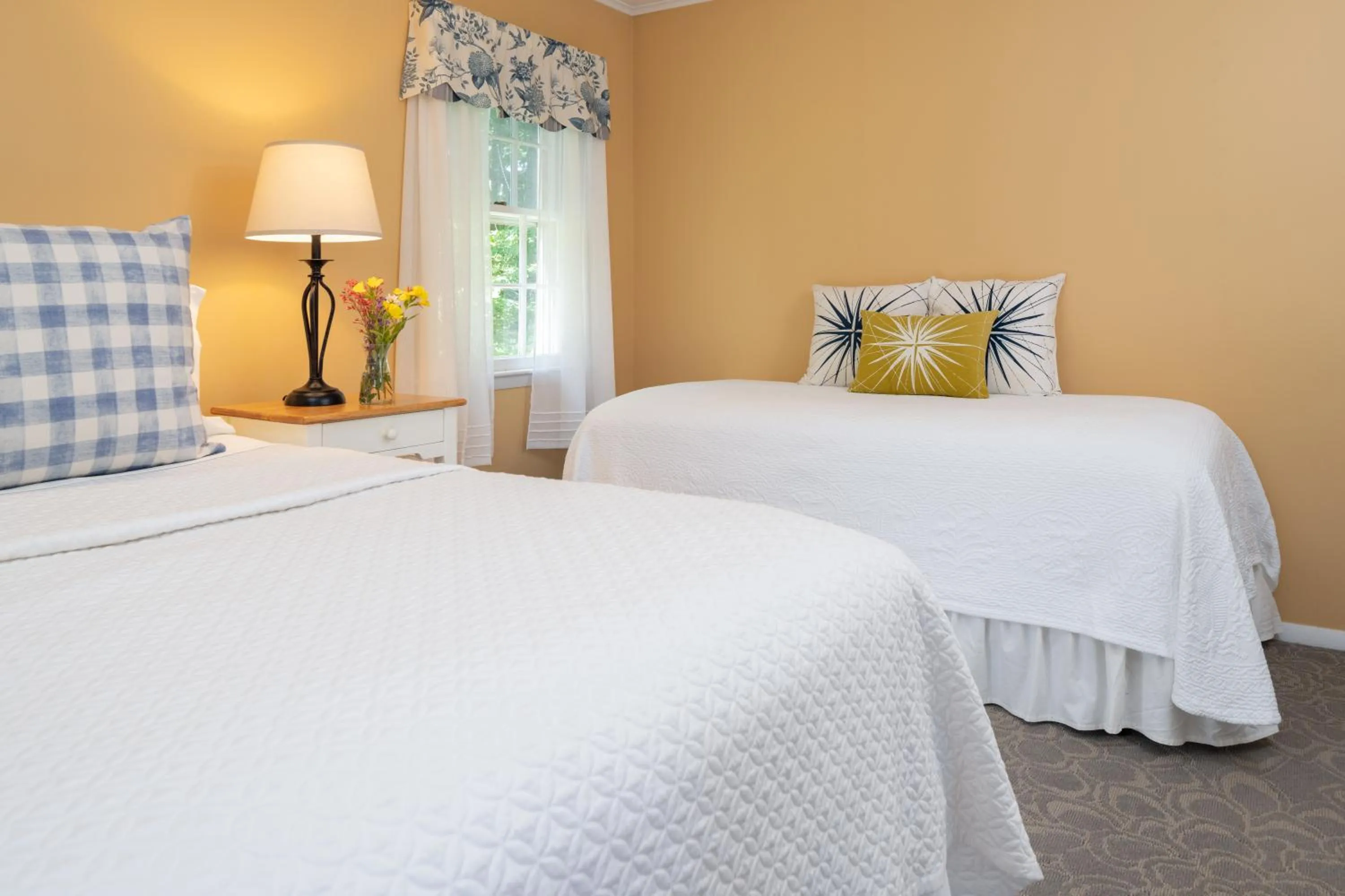 Bedroom, Bed in Dockside Guest Quarters