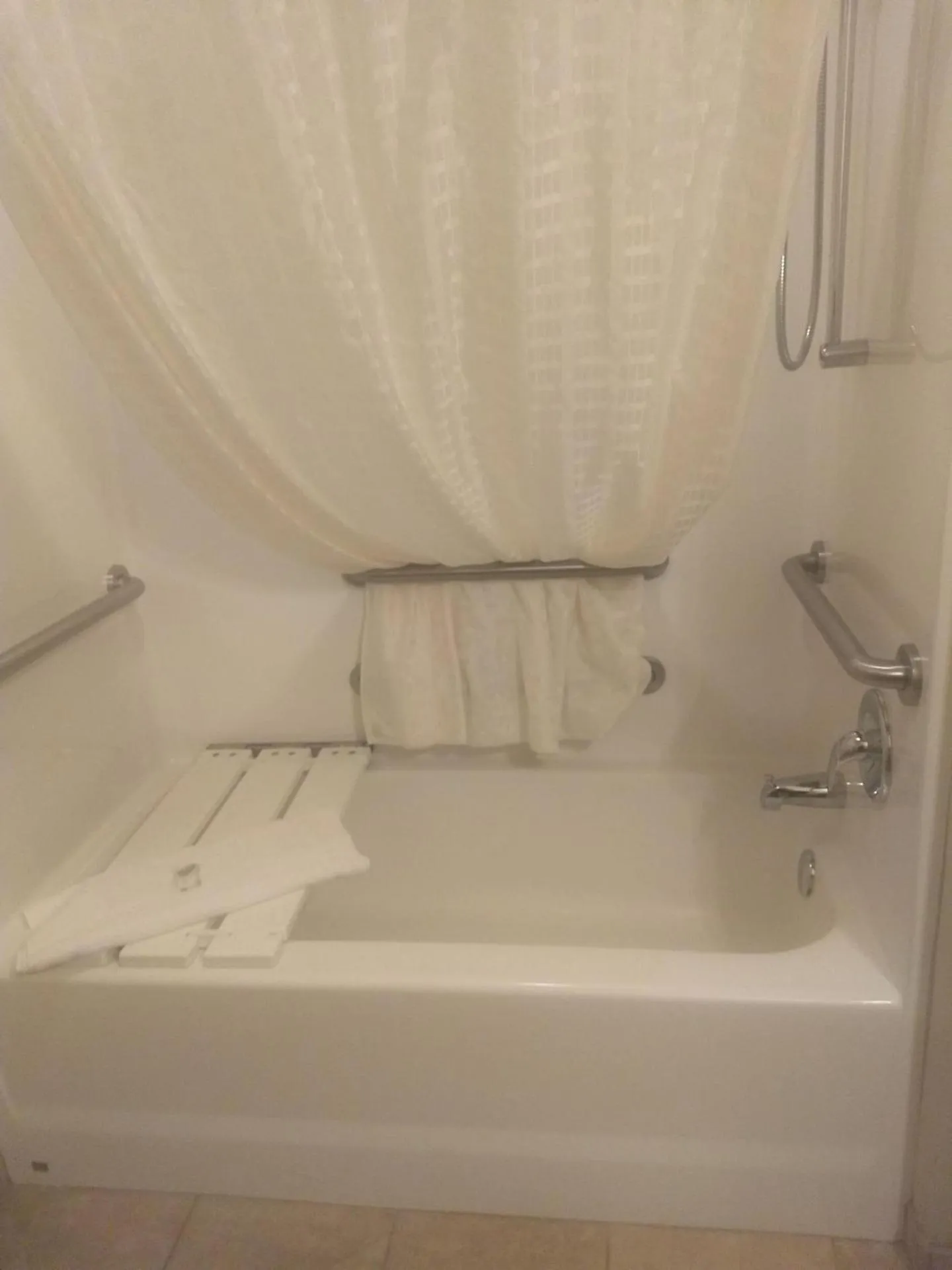 Shower in Cobblestone Inn & Suites - Avoca
