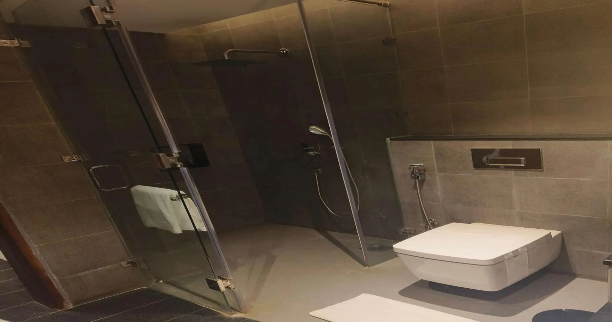 Shower in The Golkonda Resort and Spa