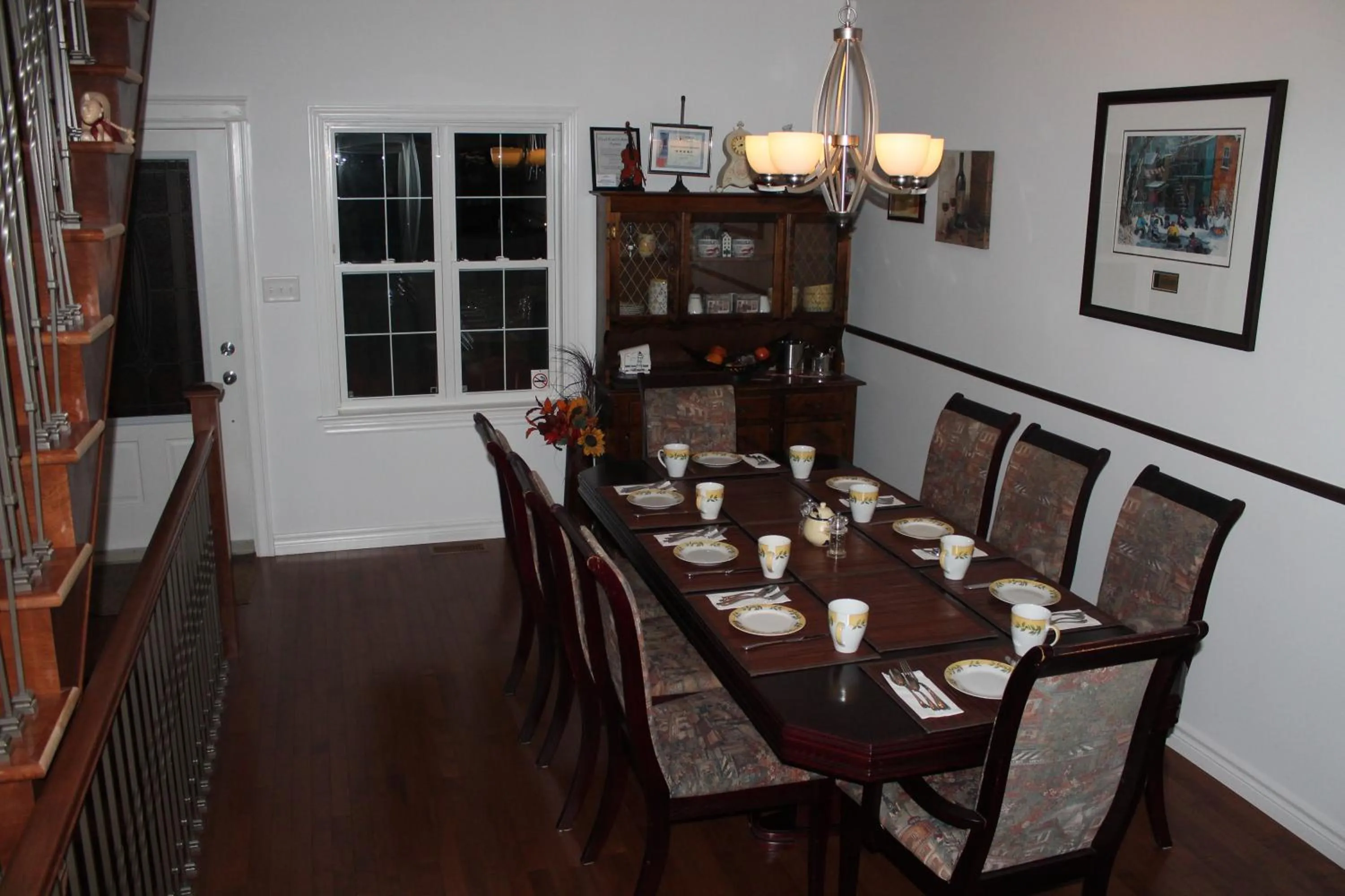 Dining area in The Fiddle and the Sea Bed and Breakfast