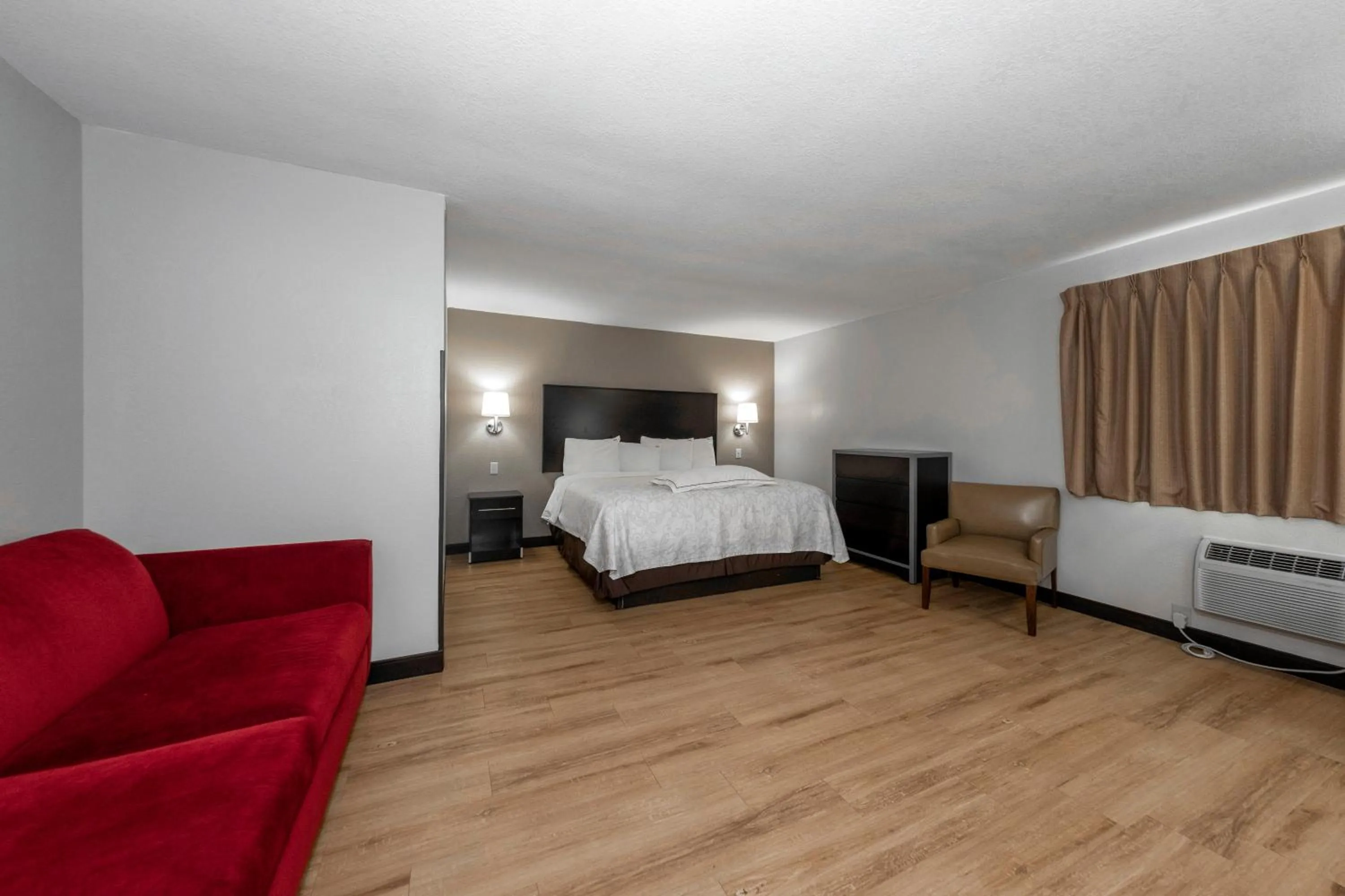 Photo of the whole room in Red Roof Inn PLUS+ Huntsville