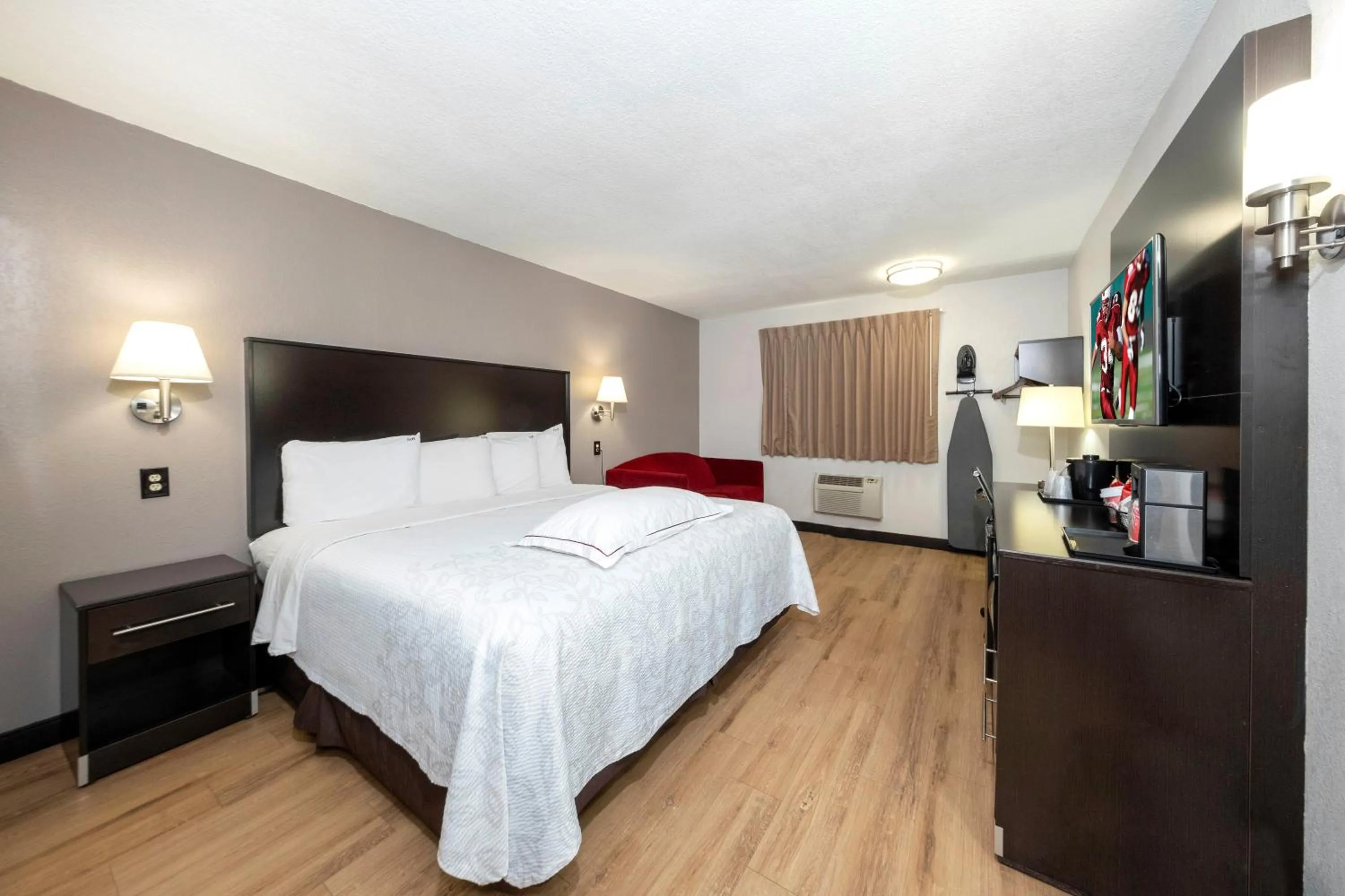 Photo of the whole room in Red Roof Inn PLUS+ Huntsville