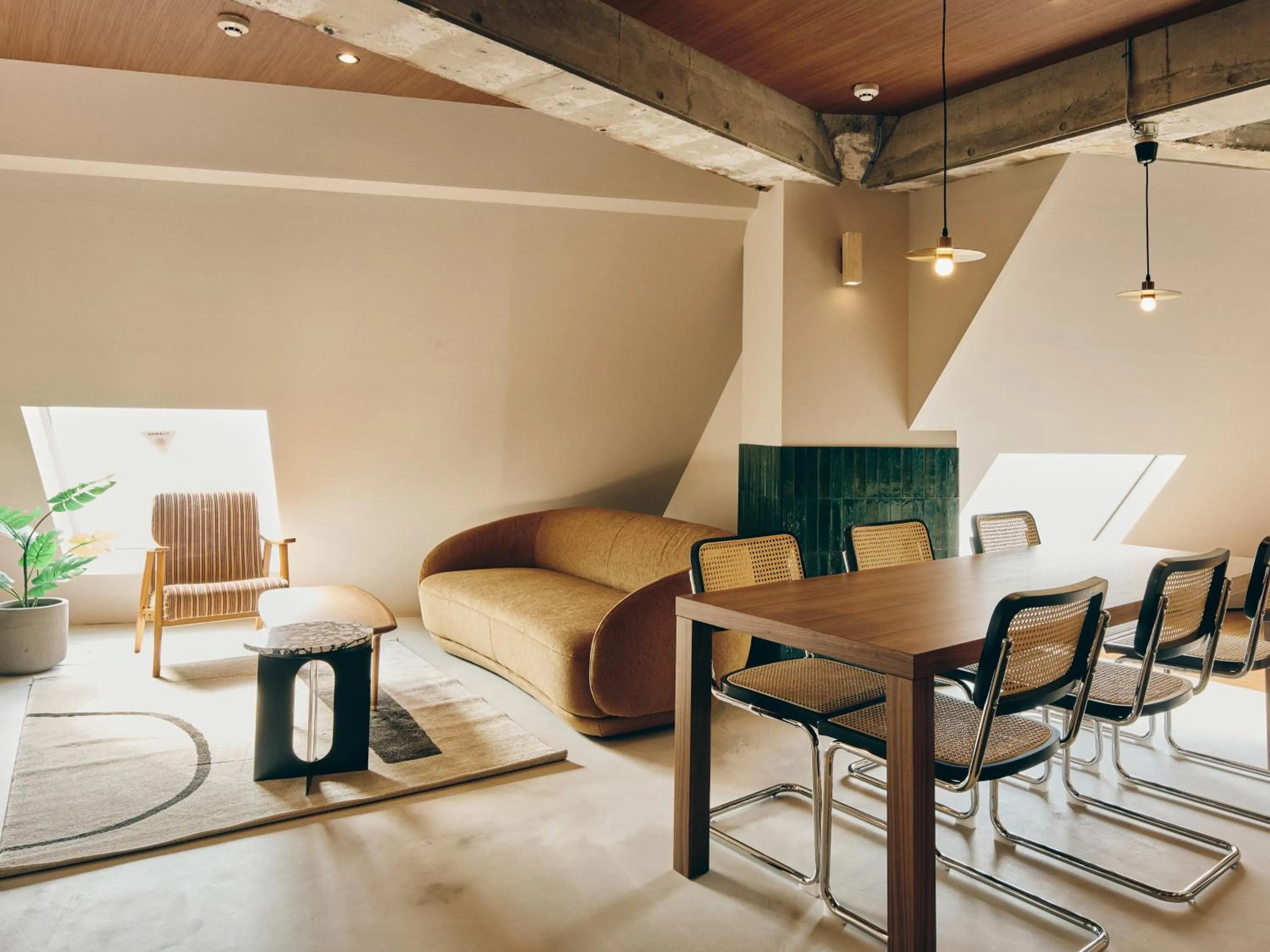 Dining area in illi Com Shimokitazawa