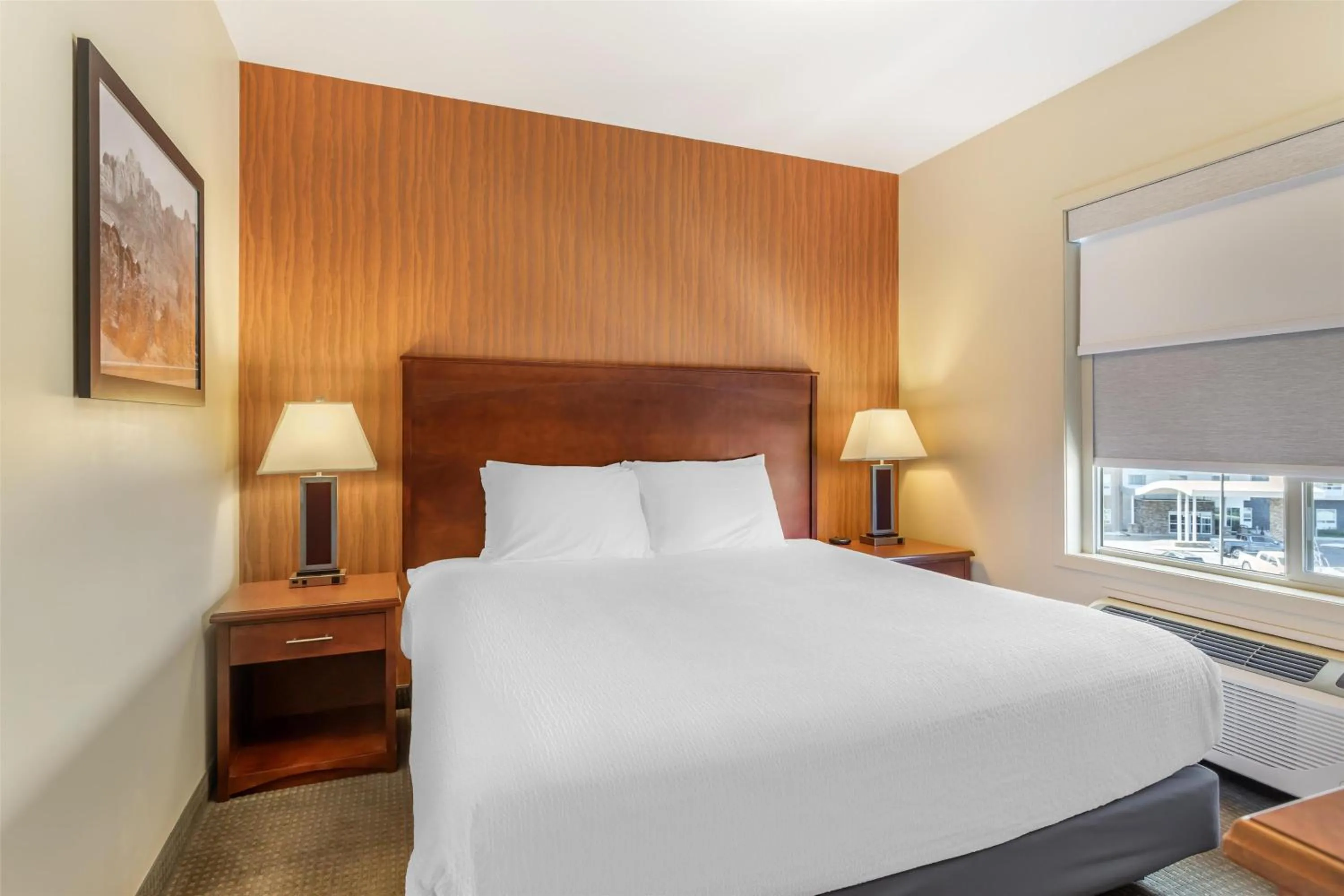 Bedroom, Bed in Best Western Plus Service Inn & Suites