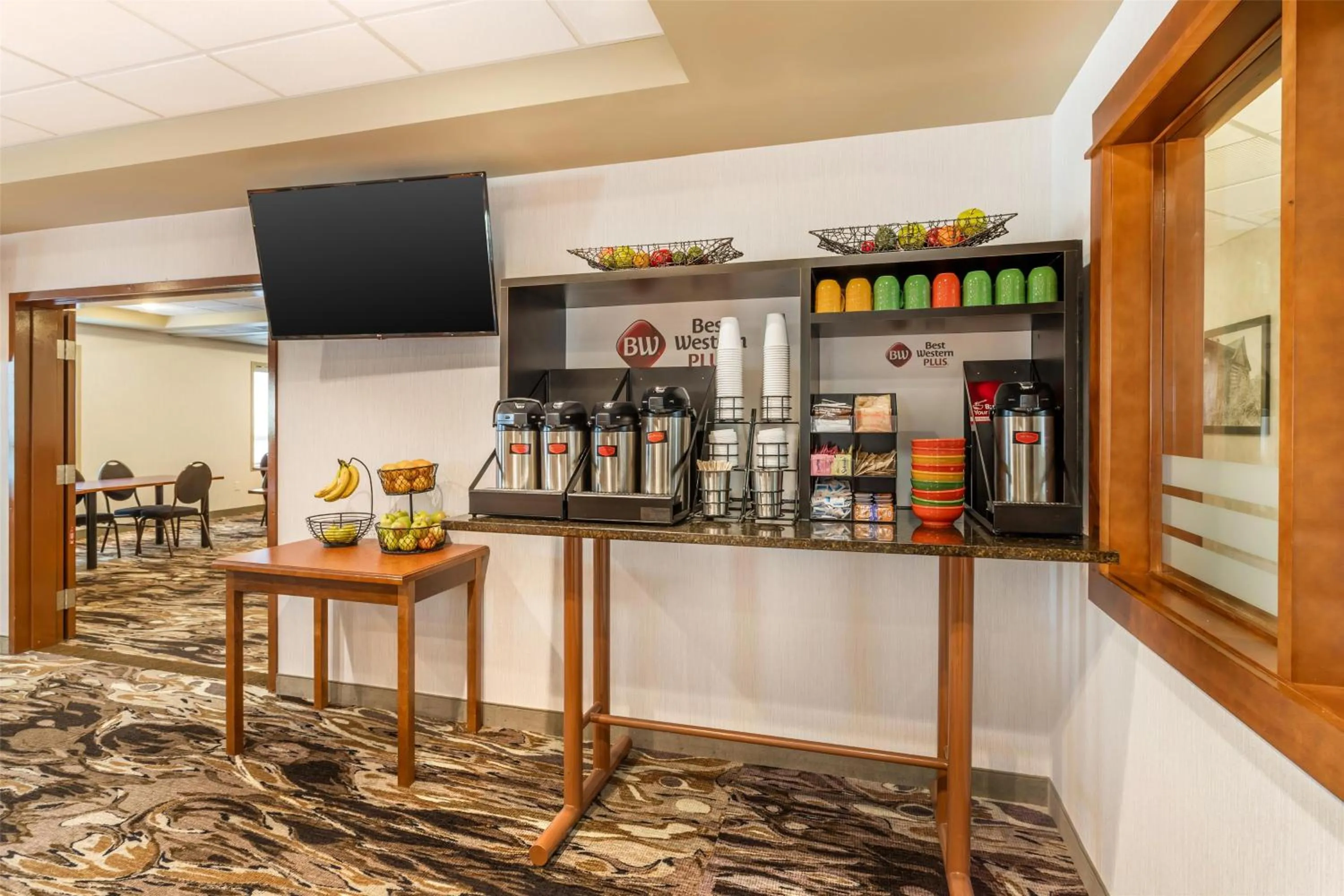 Breakfast in Best Western Plus Service Inn & Suites