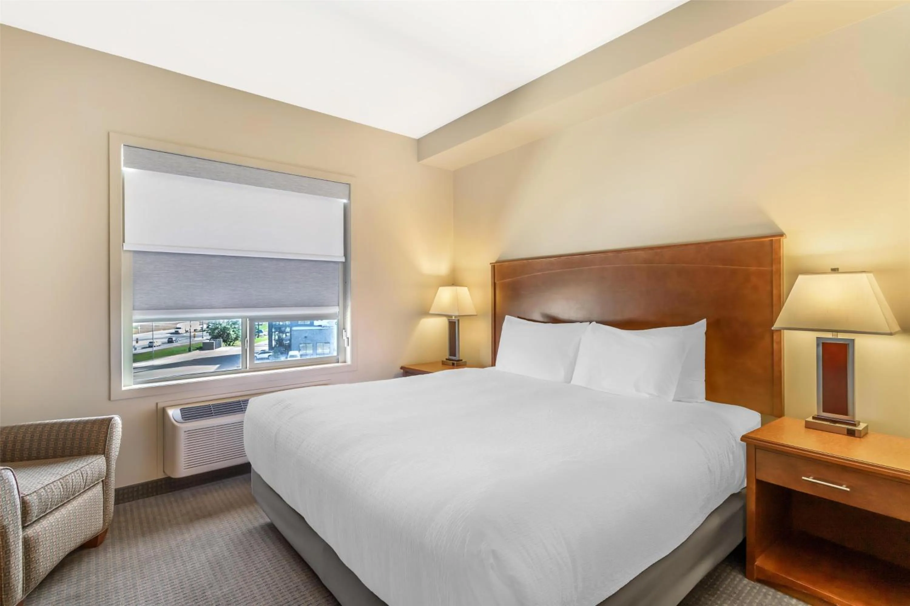 Bedroom, Bed in Best Western Plus Service Inn & Suites