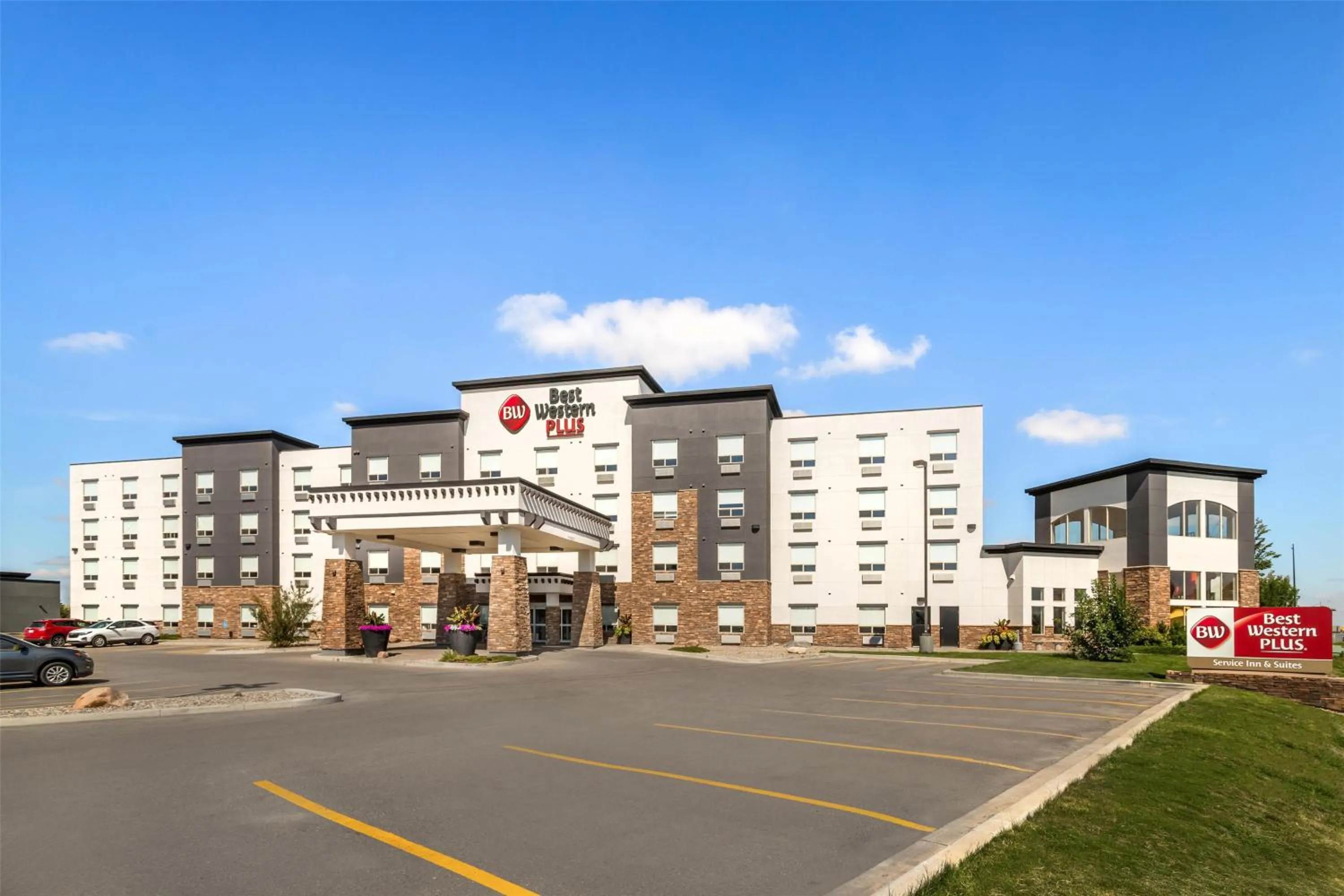 Property building in Best Western Plus Service Inn & Suites