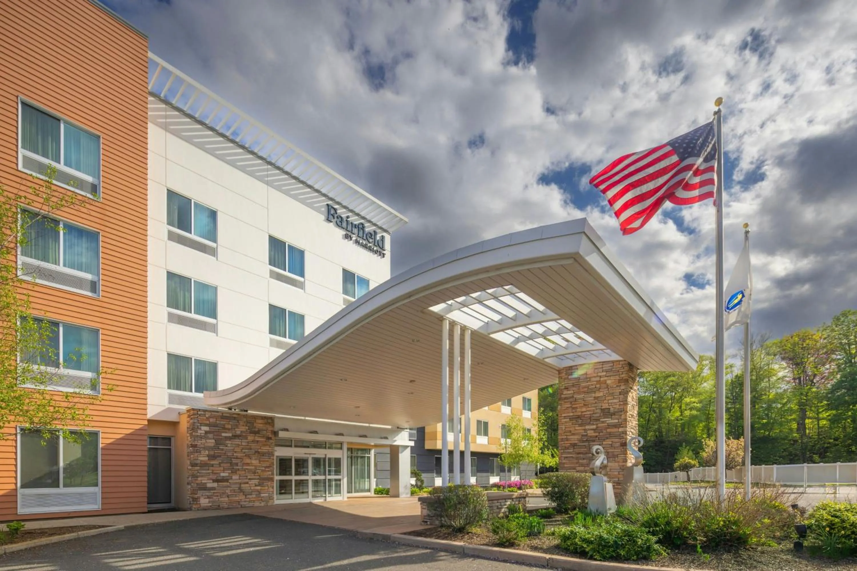 Property building in Fairfield Inn & Suites by Marriott Springfield Northampton/Amherst