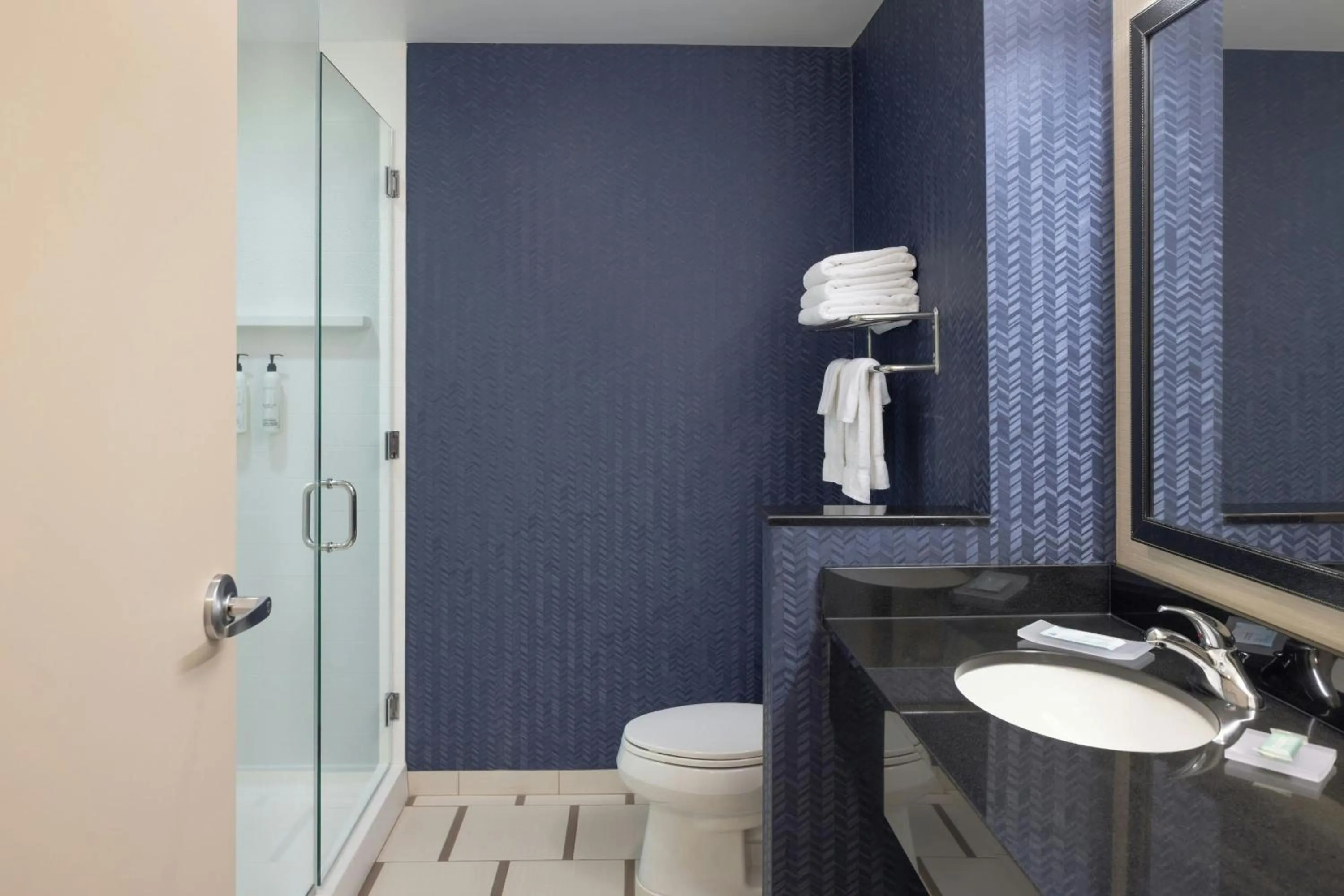 Bathroom in Fairfield Inn & Suites by Marriott Springfield Northampton/Amherst