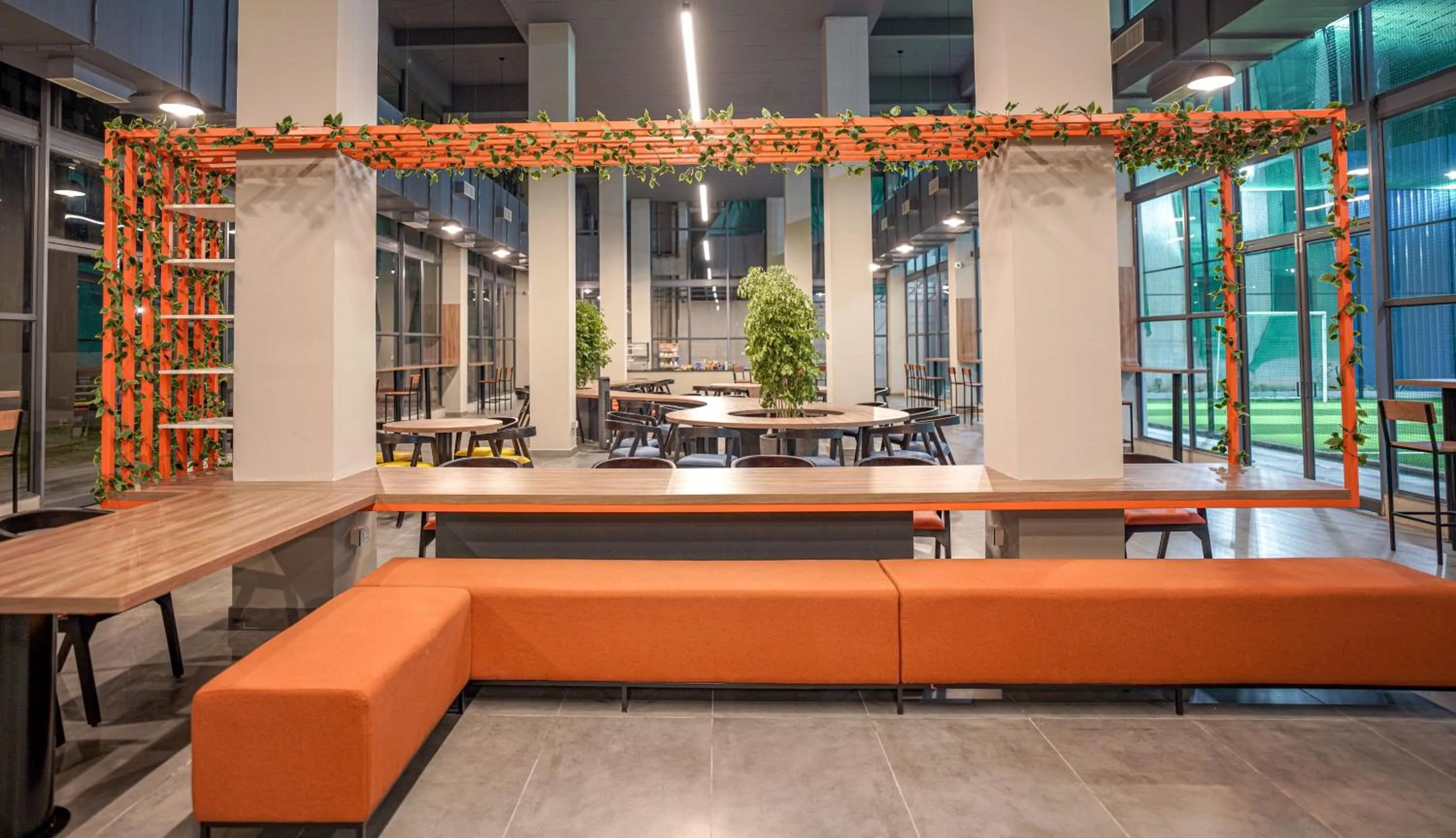 Restaurant/places to eat in Yello! Stays ITP