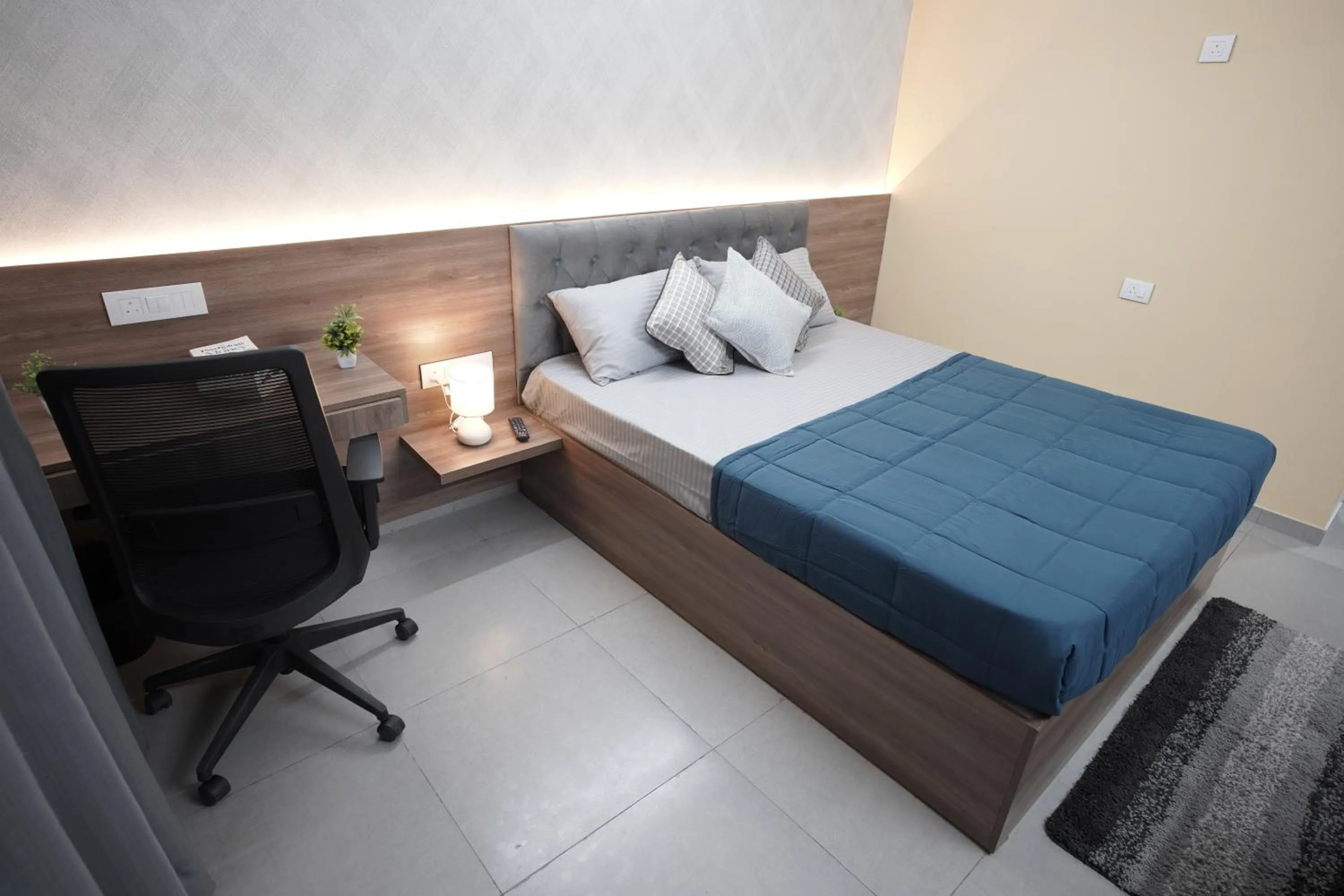 Bed in Yello! Stays ITP