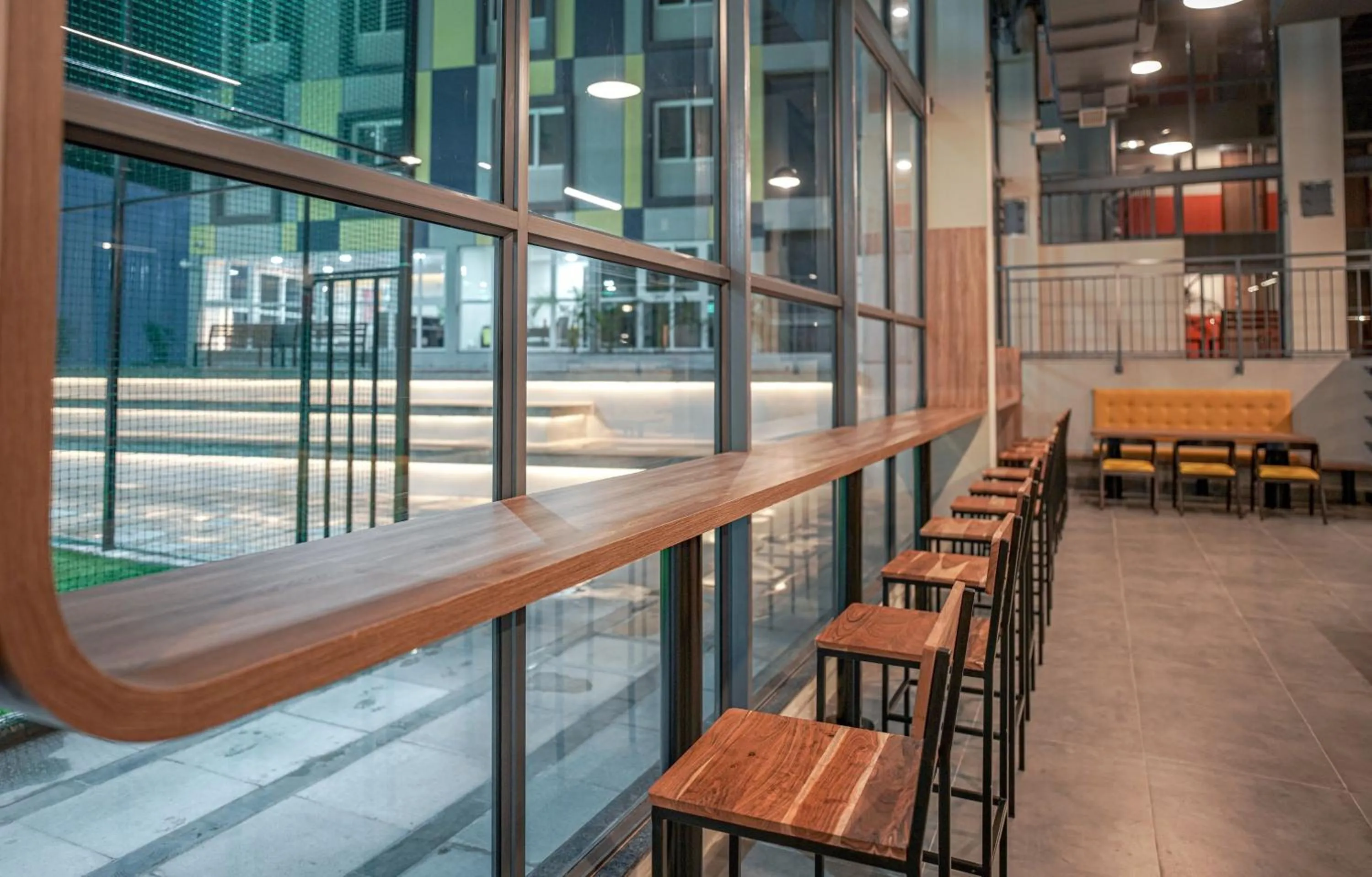 Restaurant/places to eat in Yello! Stays ITP