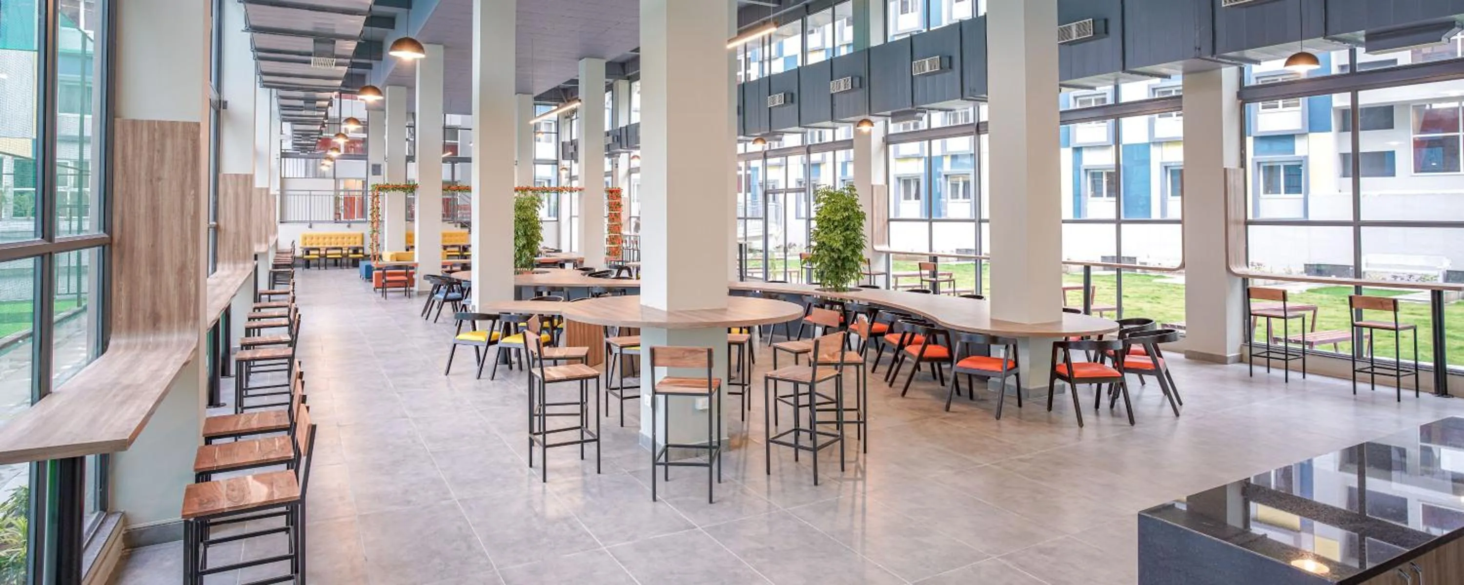 Restaurant/places to eat in Yello! Stays ITP