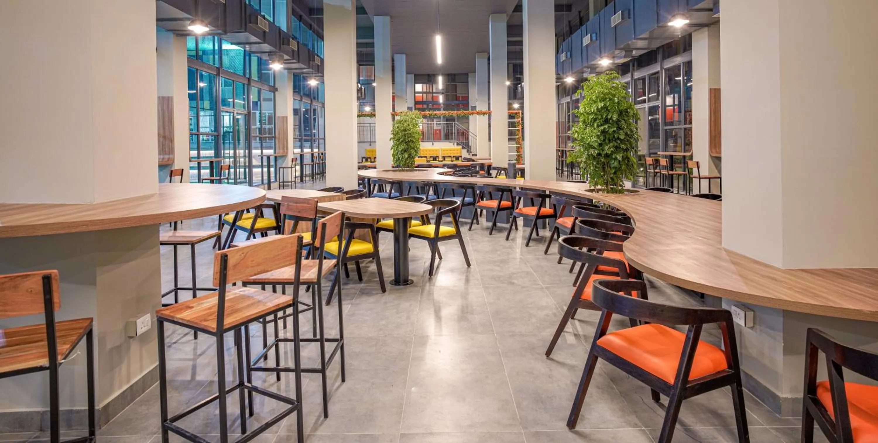 Restaurant/places to eat in Yello! Stays ITP