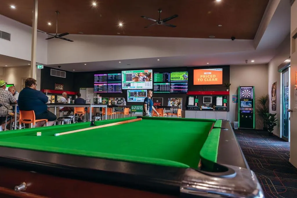 Lounge or bar in The Mayfair Emerald