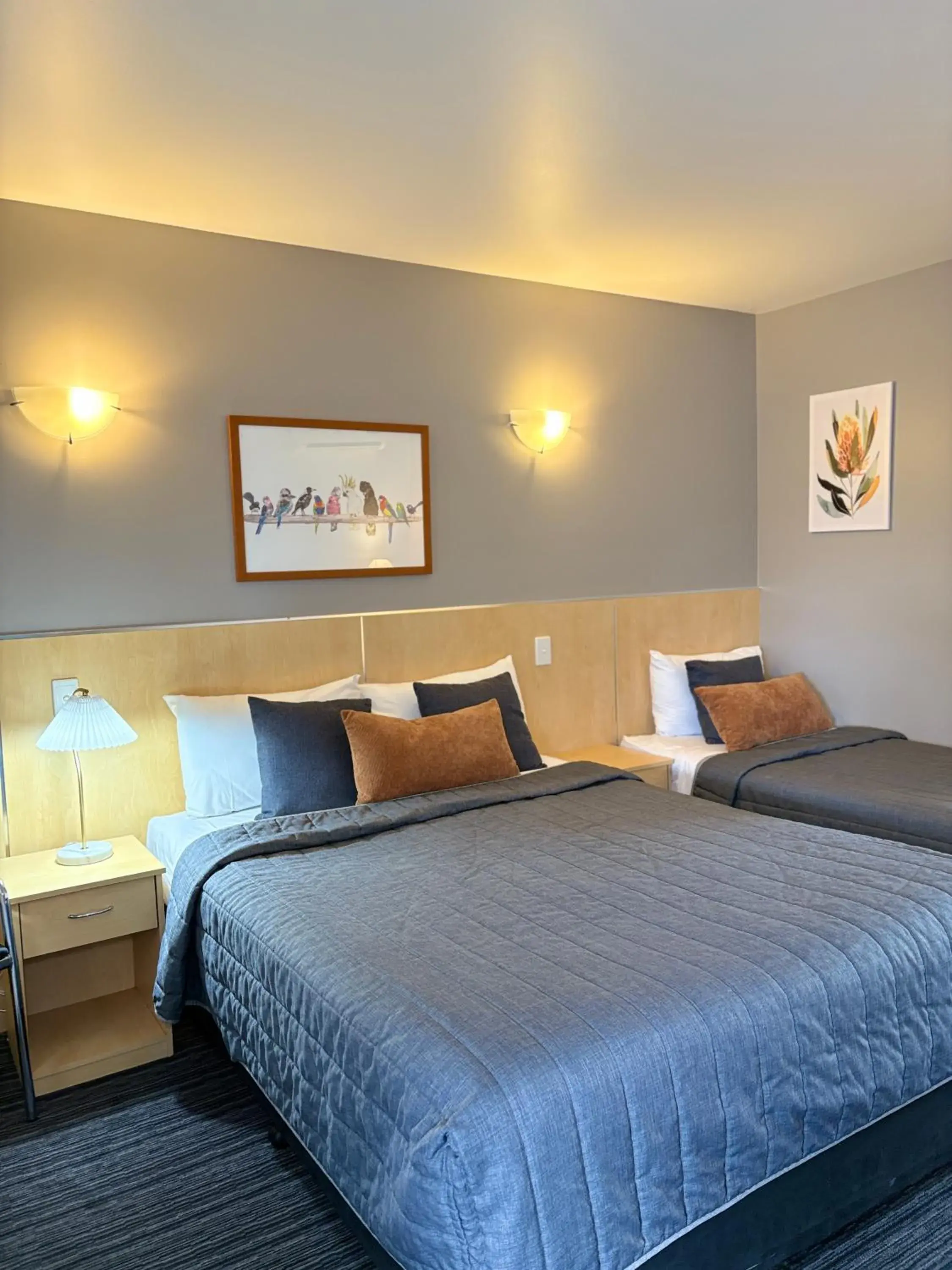 Triple Room in The Mayfair Emerald Triple Room in The Mayfair Emerald