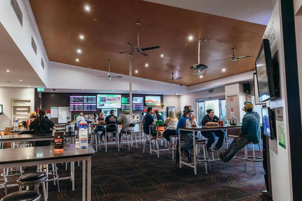 Lounge or bar in The Mayfair Emerald