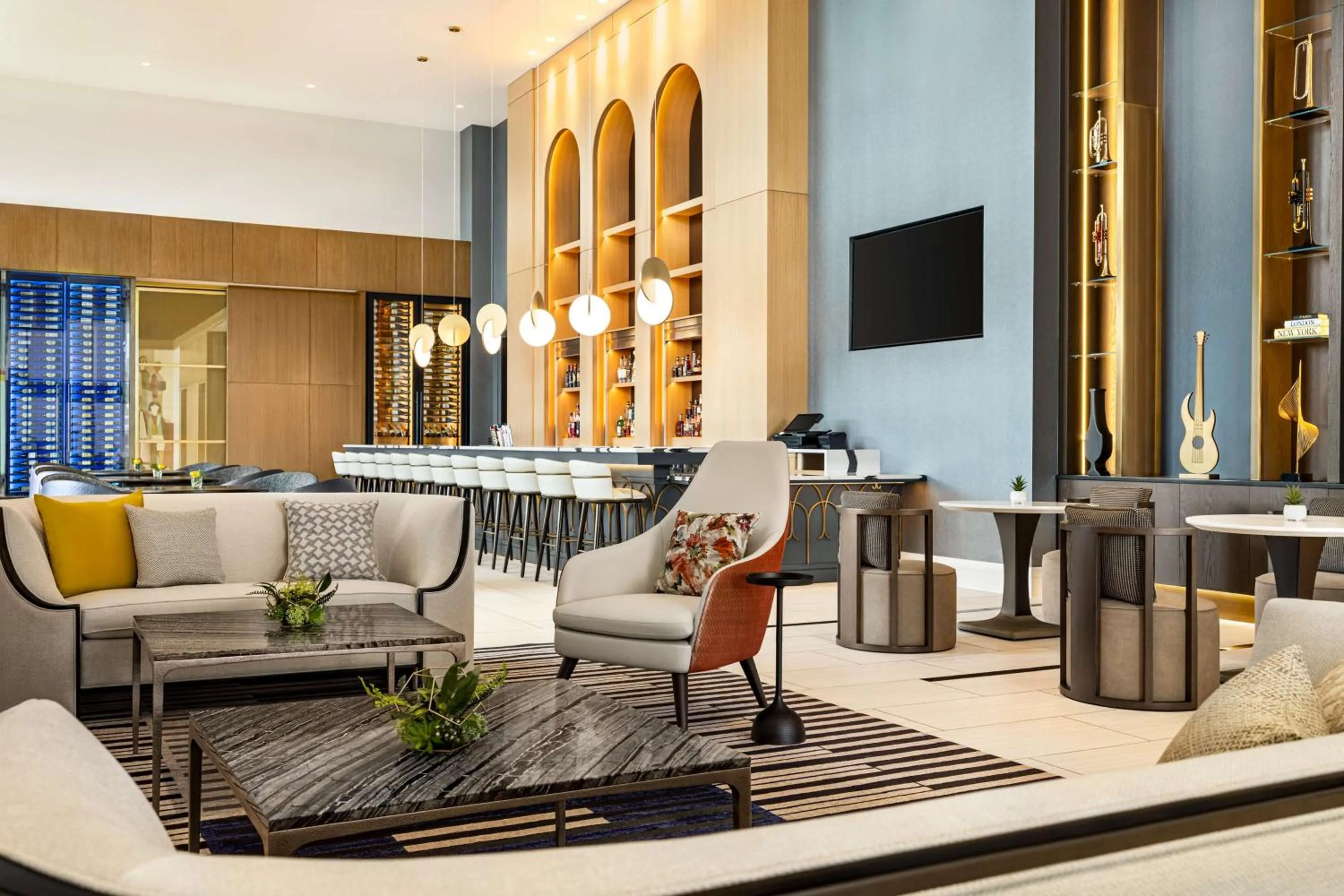 Lounge or bar in Hilton BNA Nashville Airport Terminal