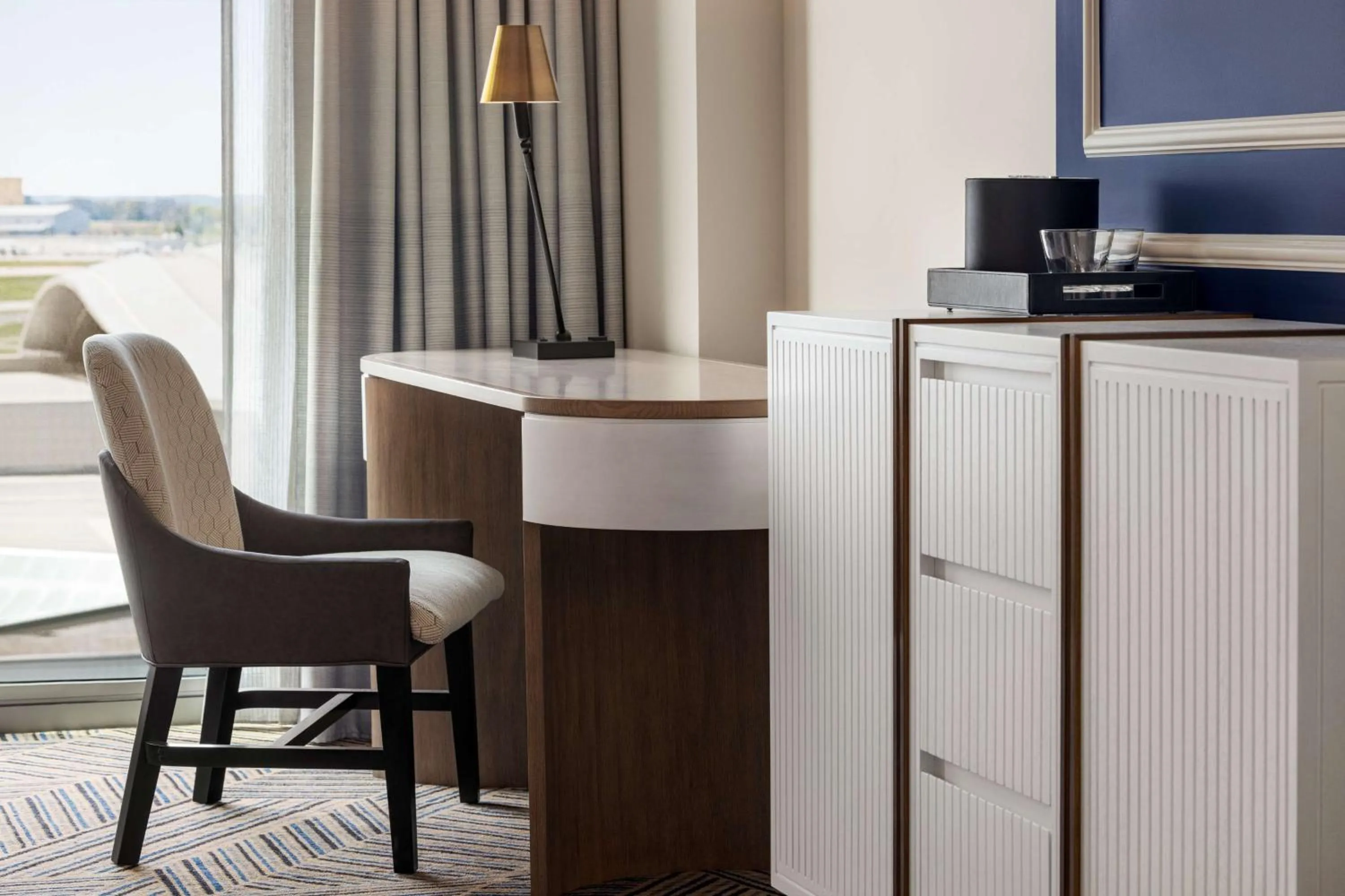 Bedroom in Hilton BNA Nashville Airport Terminal