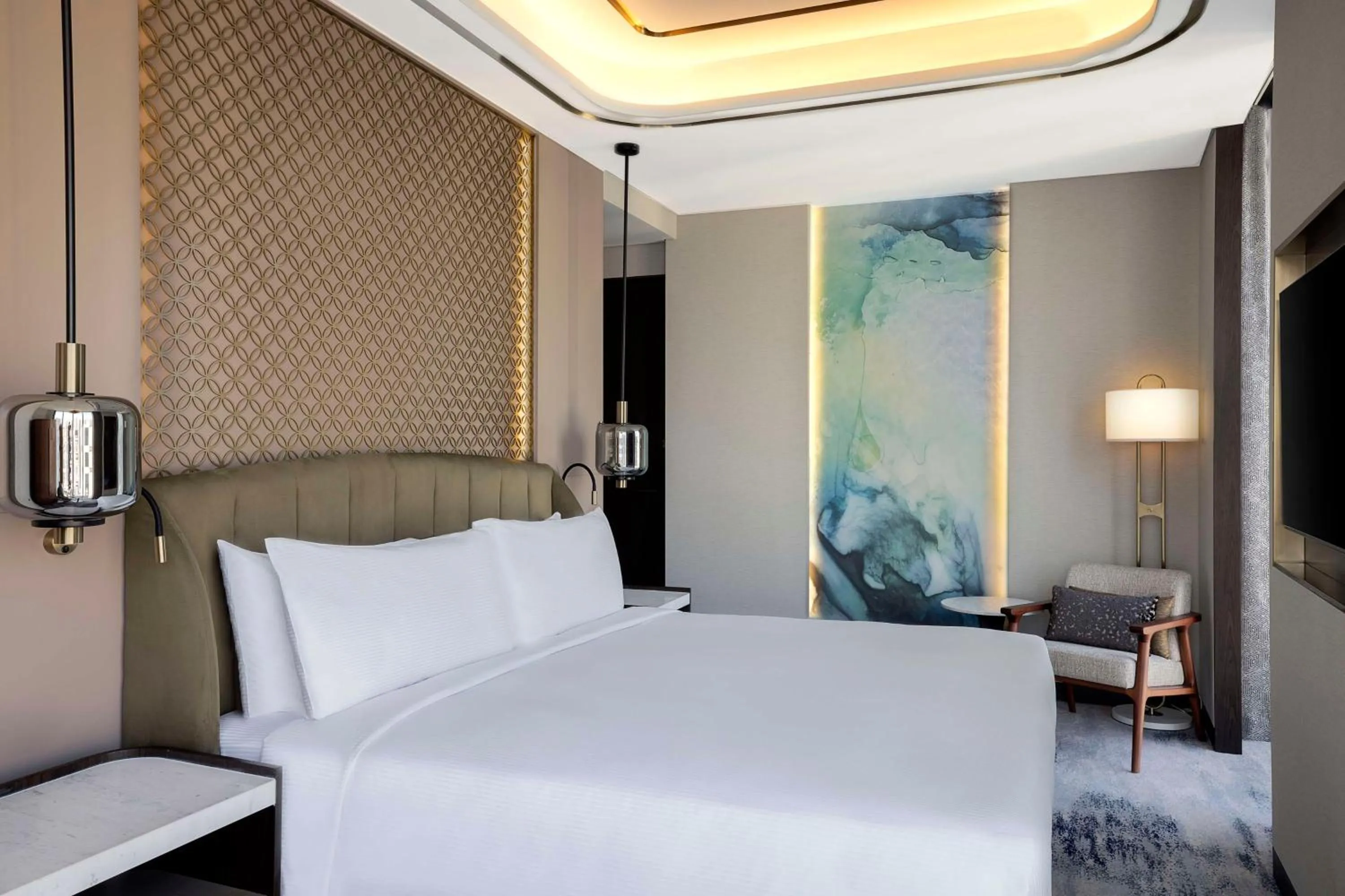Bed in Embassy Suites By Hilton Dubai Business Bay