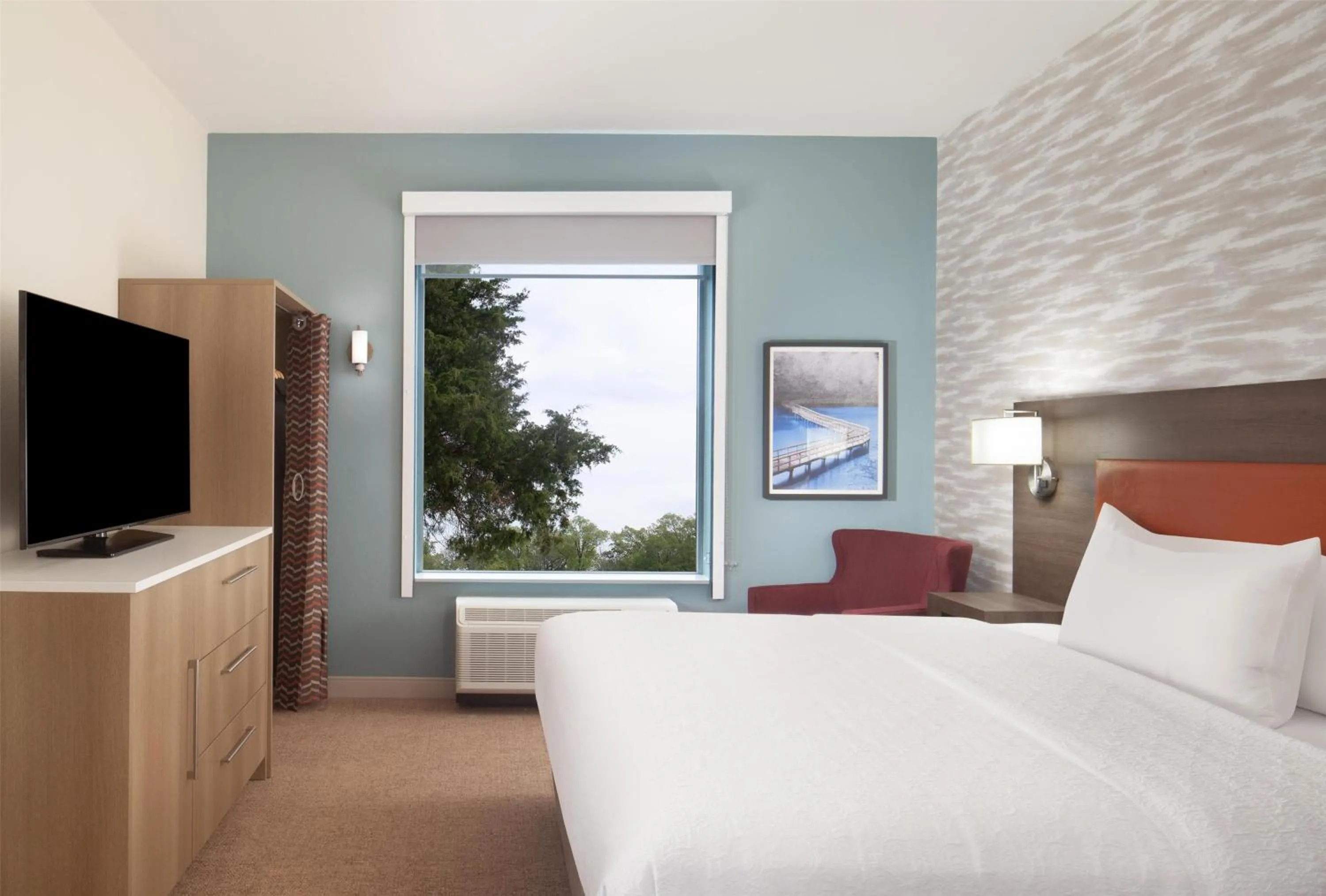 Bed in Home2 Suites By Hilton Jackson