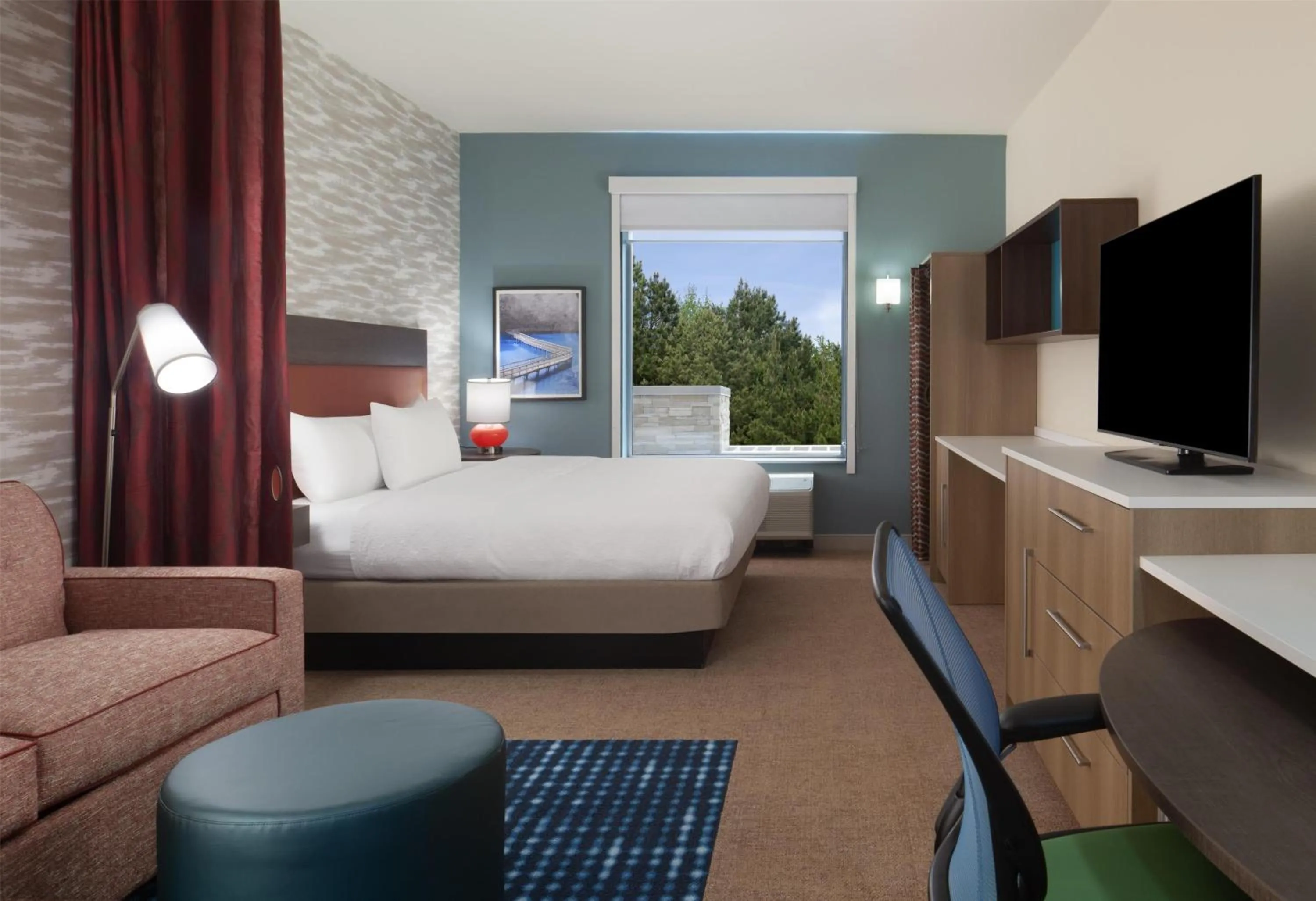 Living room, Bed in Home2 Suites By Hilton Jackson