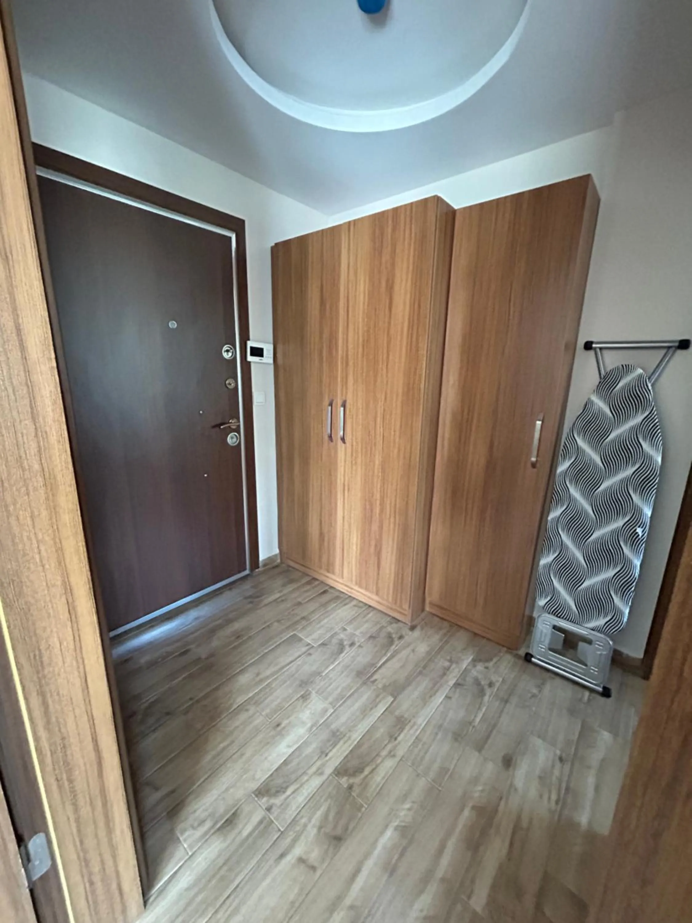 wardrobe in Kopuz Apart Otel