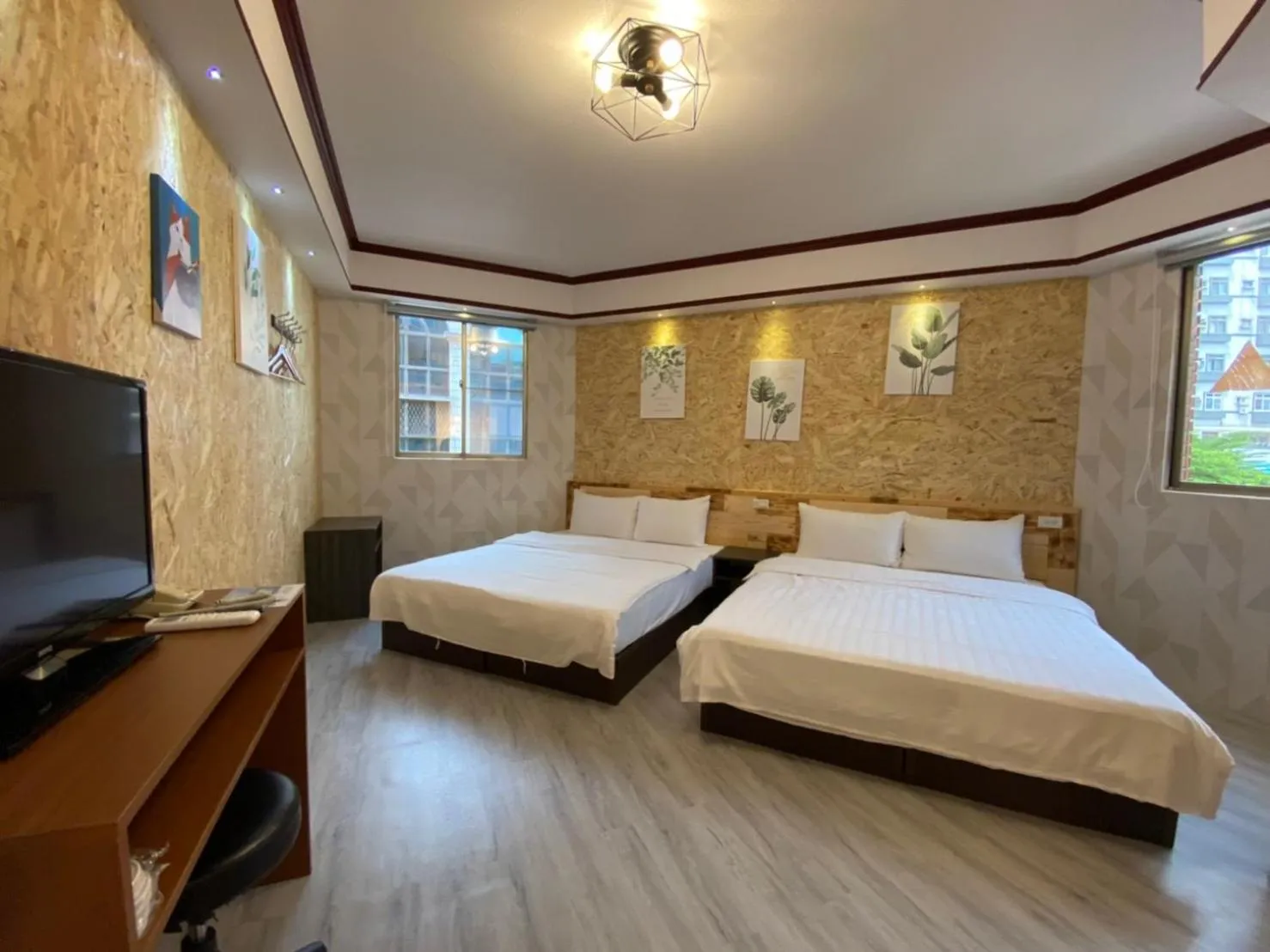 Photo of the whole room, Bed in @ Tainan Inn