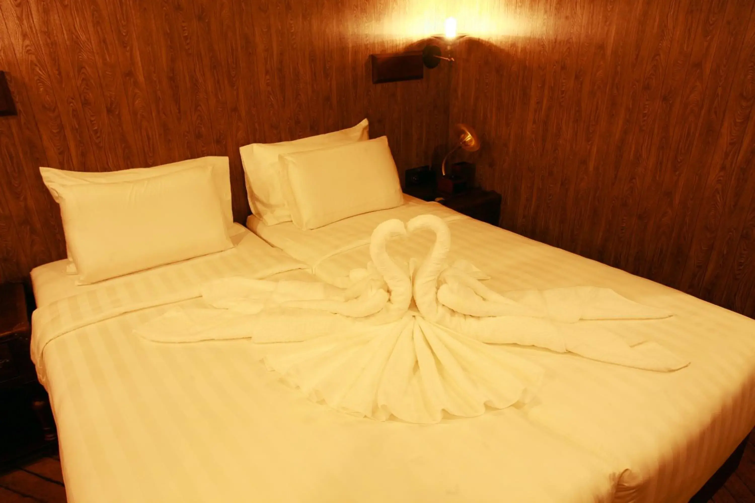 Deluxe Room Without Balcony River View in Vintage Luxury Yacht Hotel Deluxe Room Without Balcony River View in Vintage Luxury Yacht Hotel