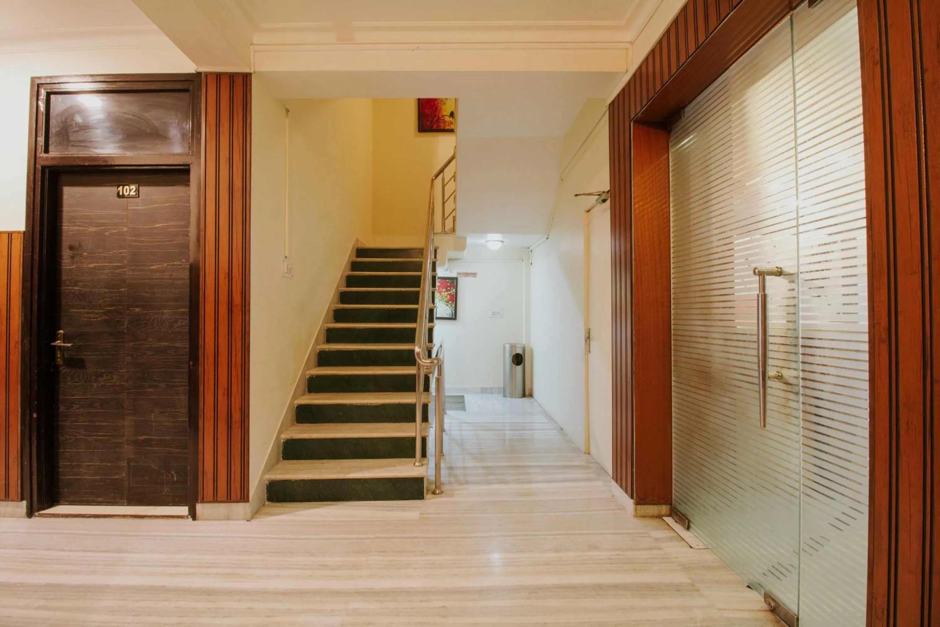 elevator in Hotel Rockland & Restaurant