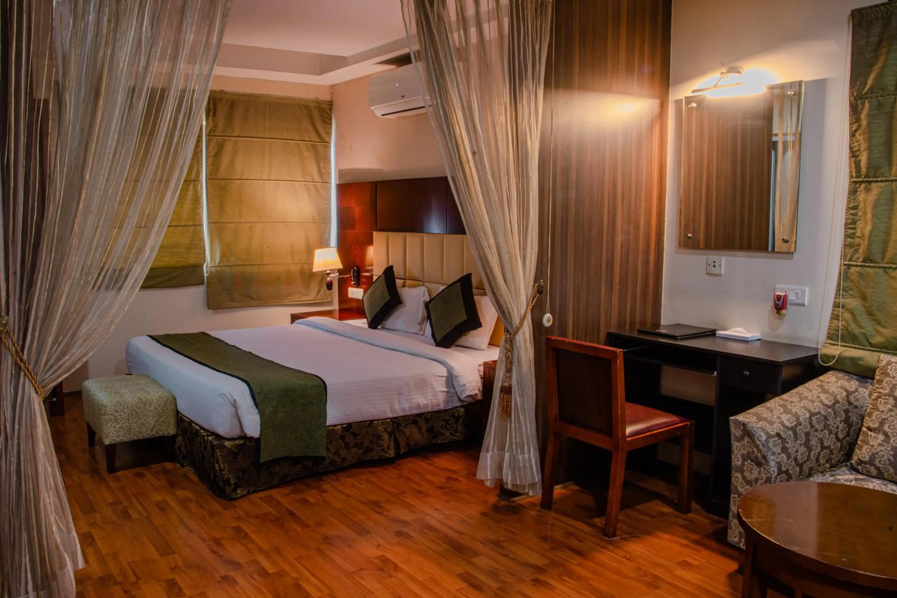 Bed in Hotel Gateway Grandeur