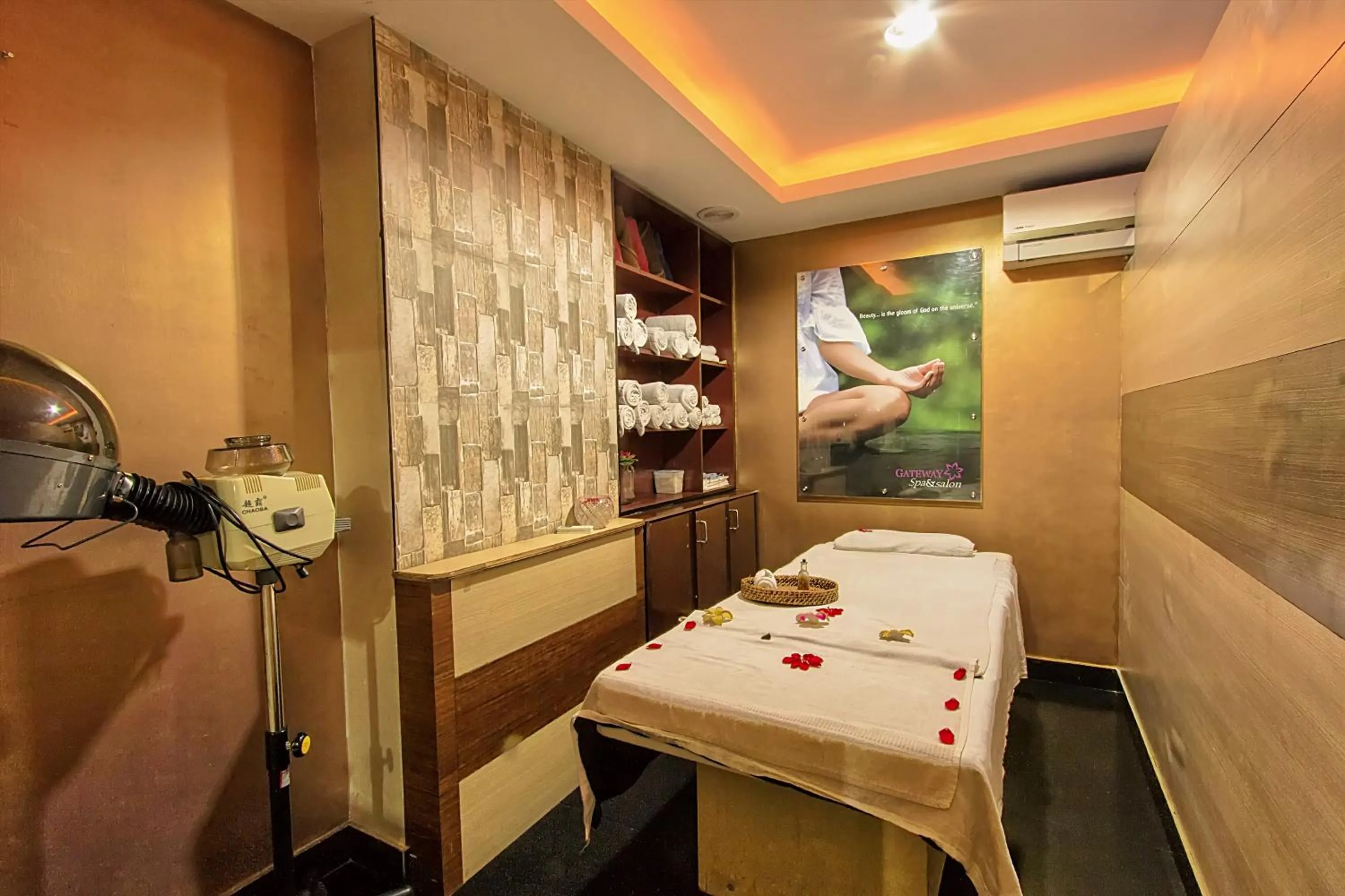 Spa and wellness centre/facilities in Hotel Gateway Grandeur