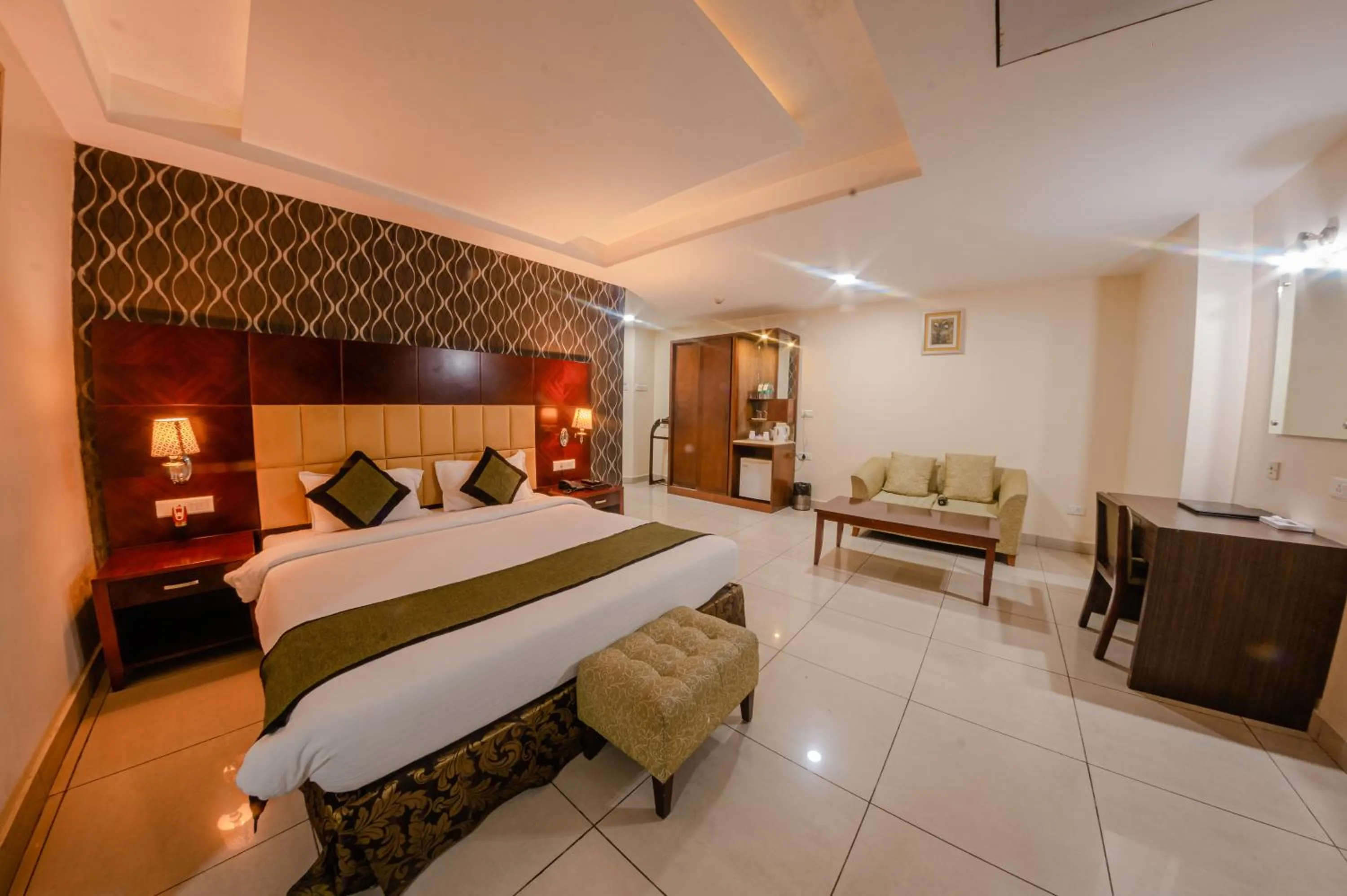 Bed in Hotel Gateway Grandeur