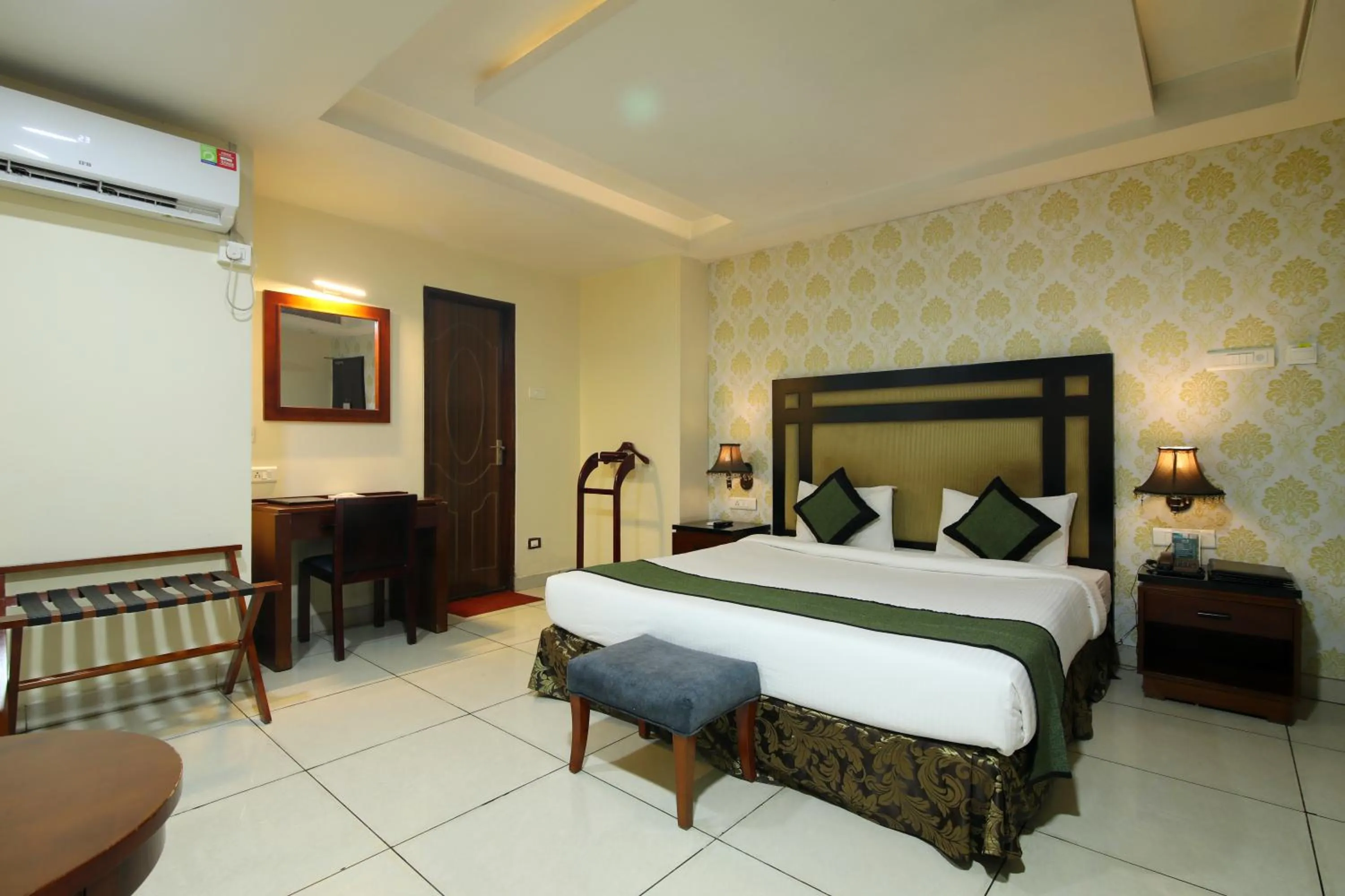 Bed in Hotel Gateway Grandeur