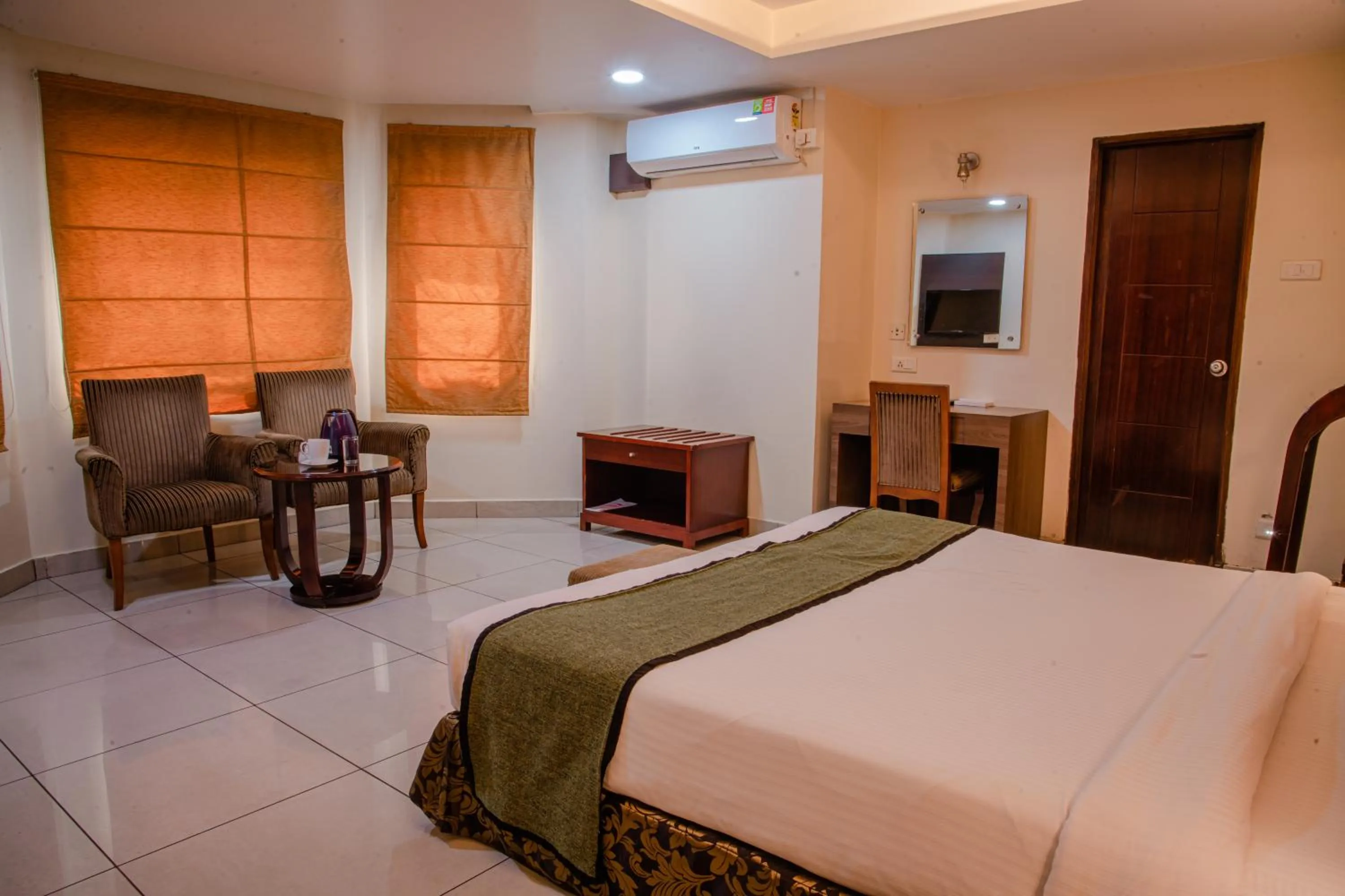 Bed in Hotel Gateway Grandeur