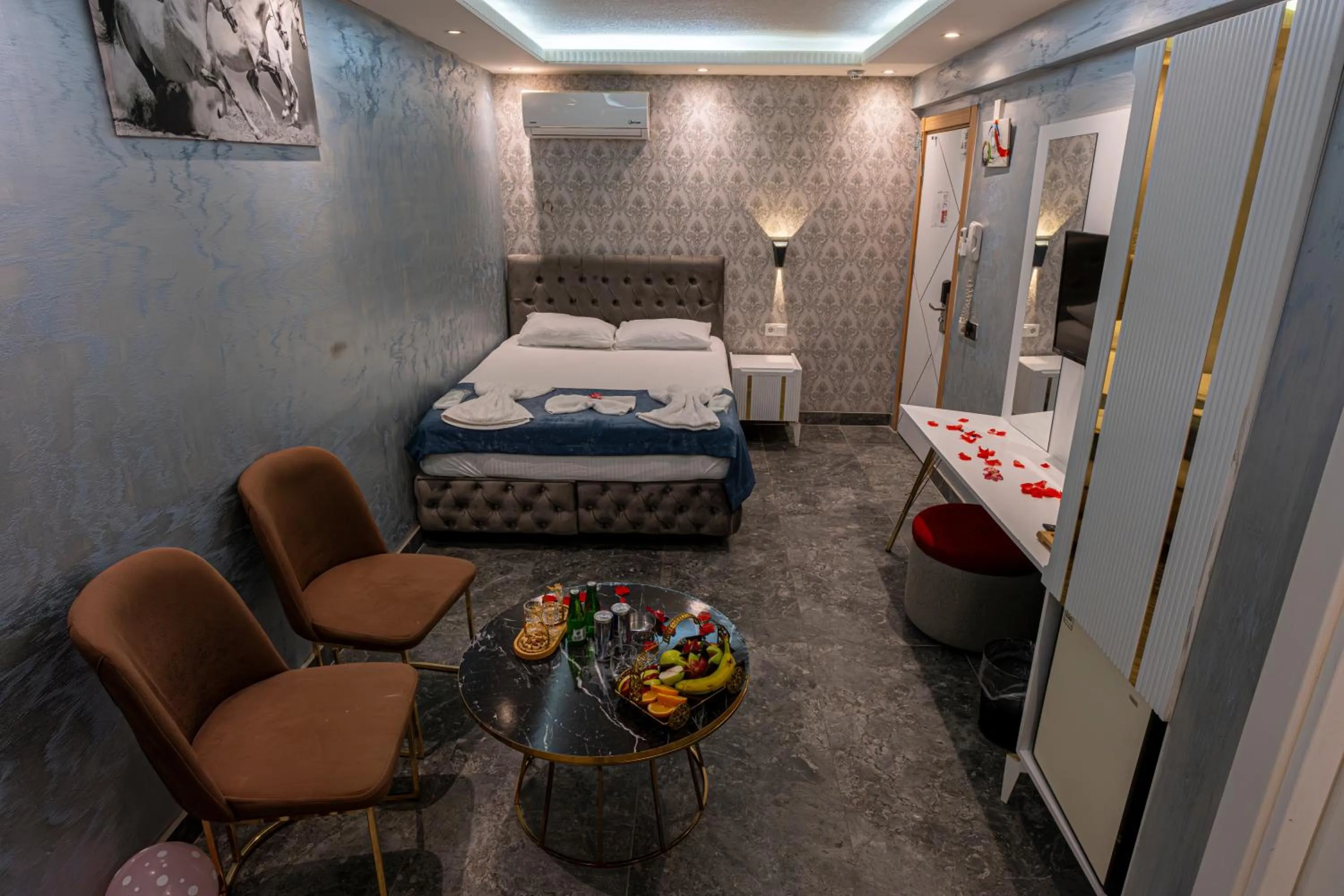 Photo of the whole room, Bed in Stay Suite Hotel